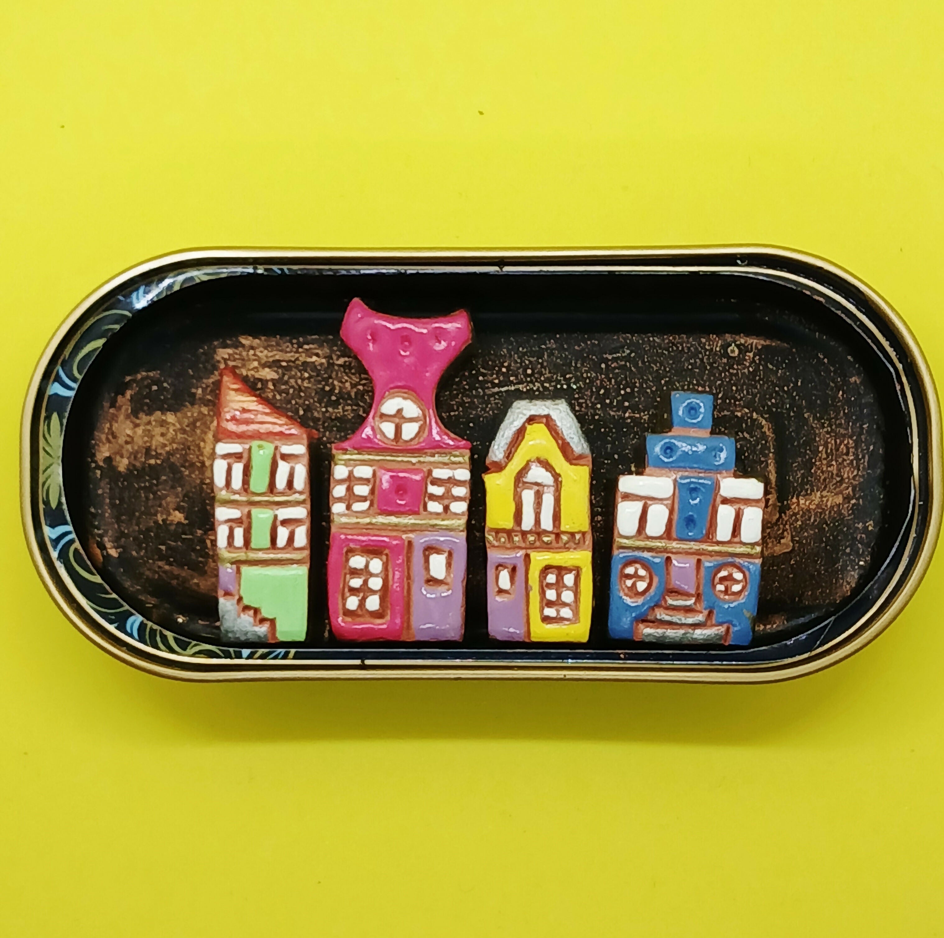Dutch House Row Anchovy Tin