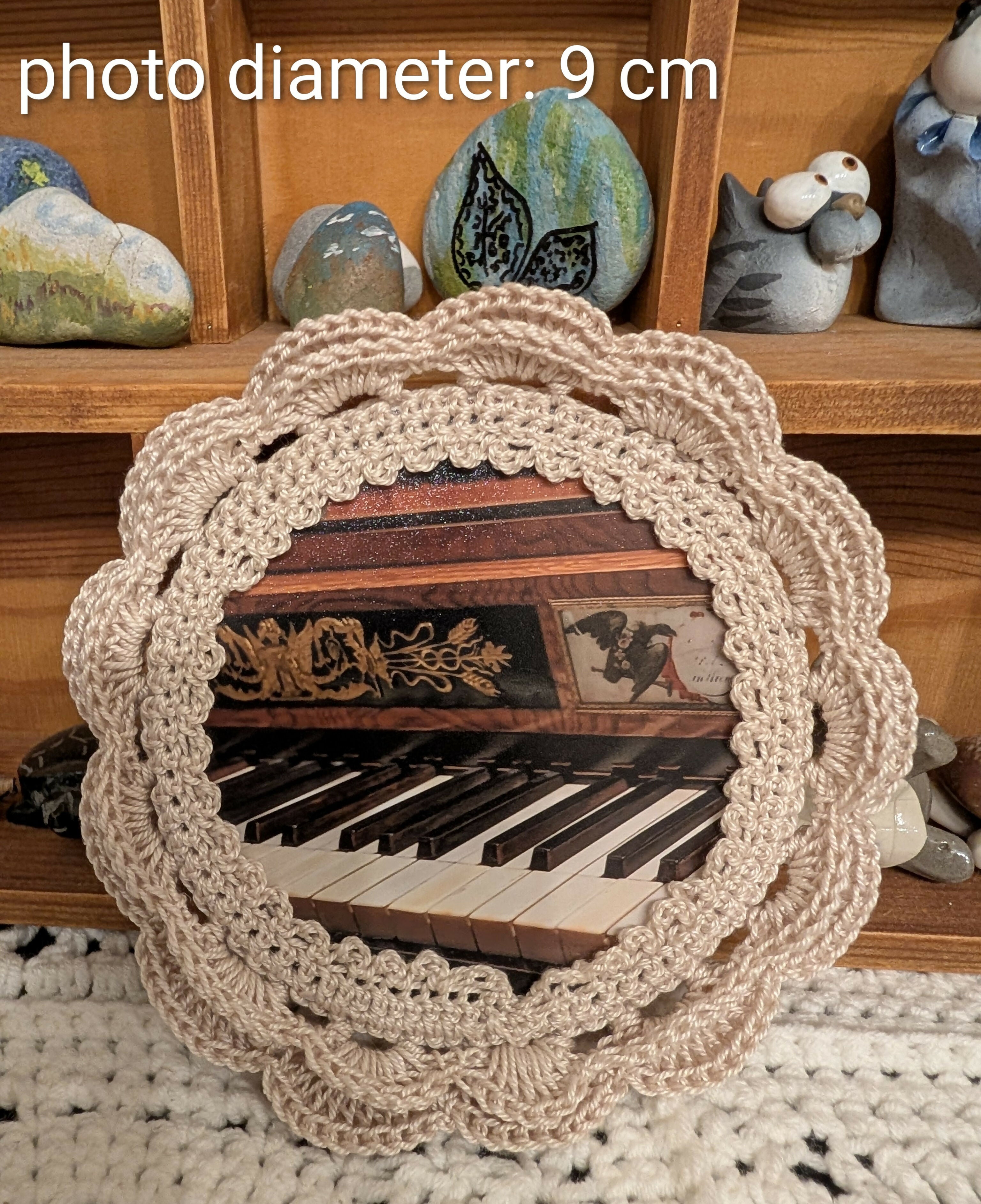 Vintage-style Lace Photo Frame (LIMITED EDITION)