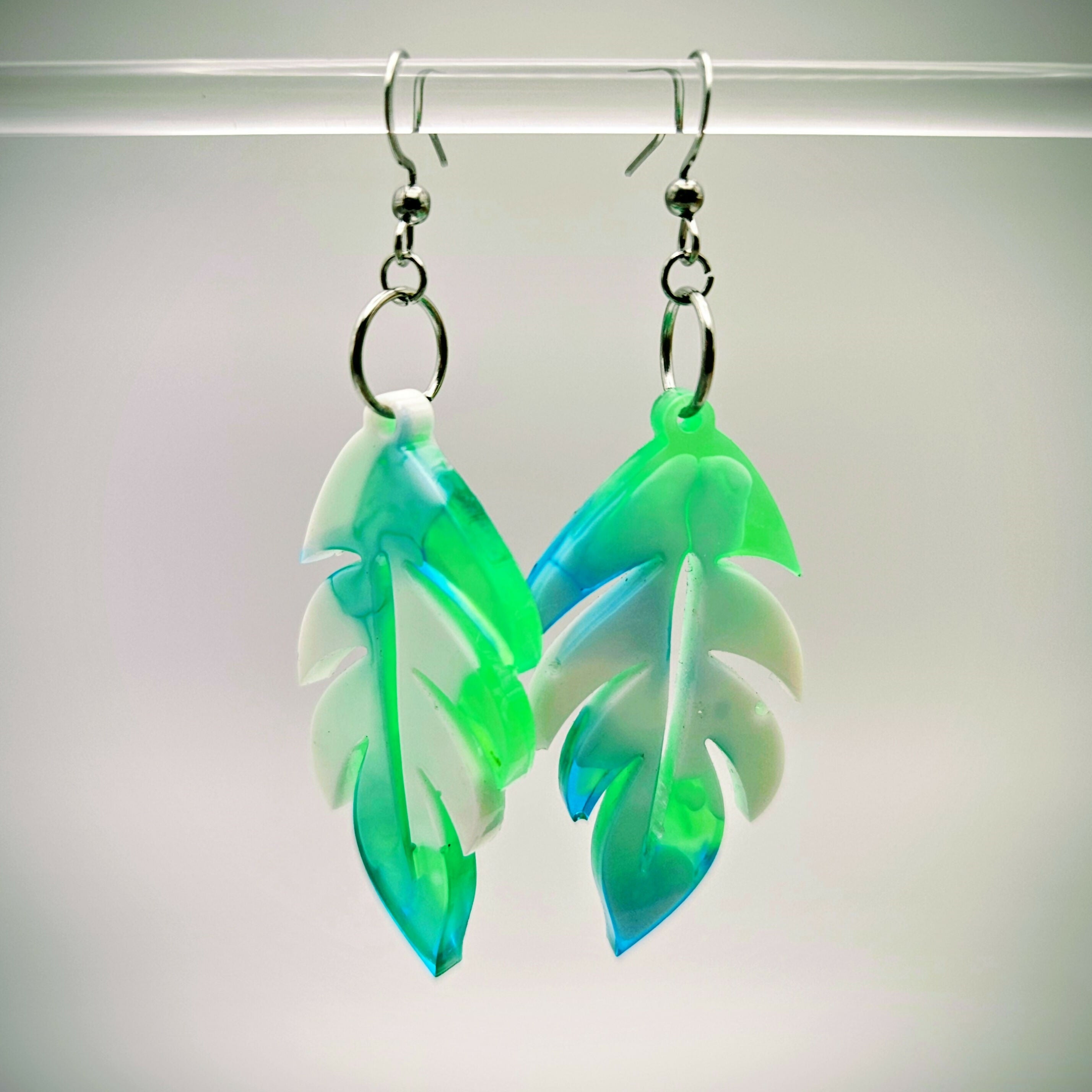 FUN, CONTEMPORARY RESIN FEATHER LEAF EARRINGS