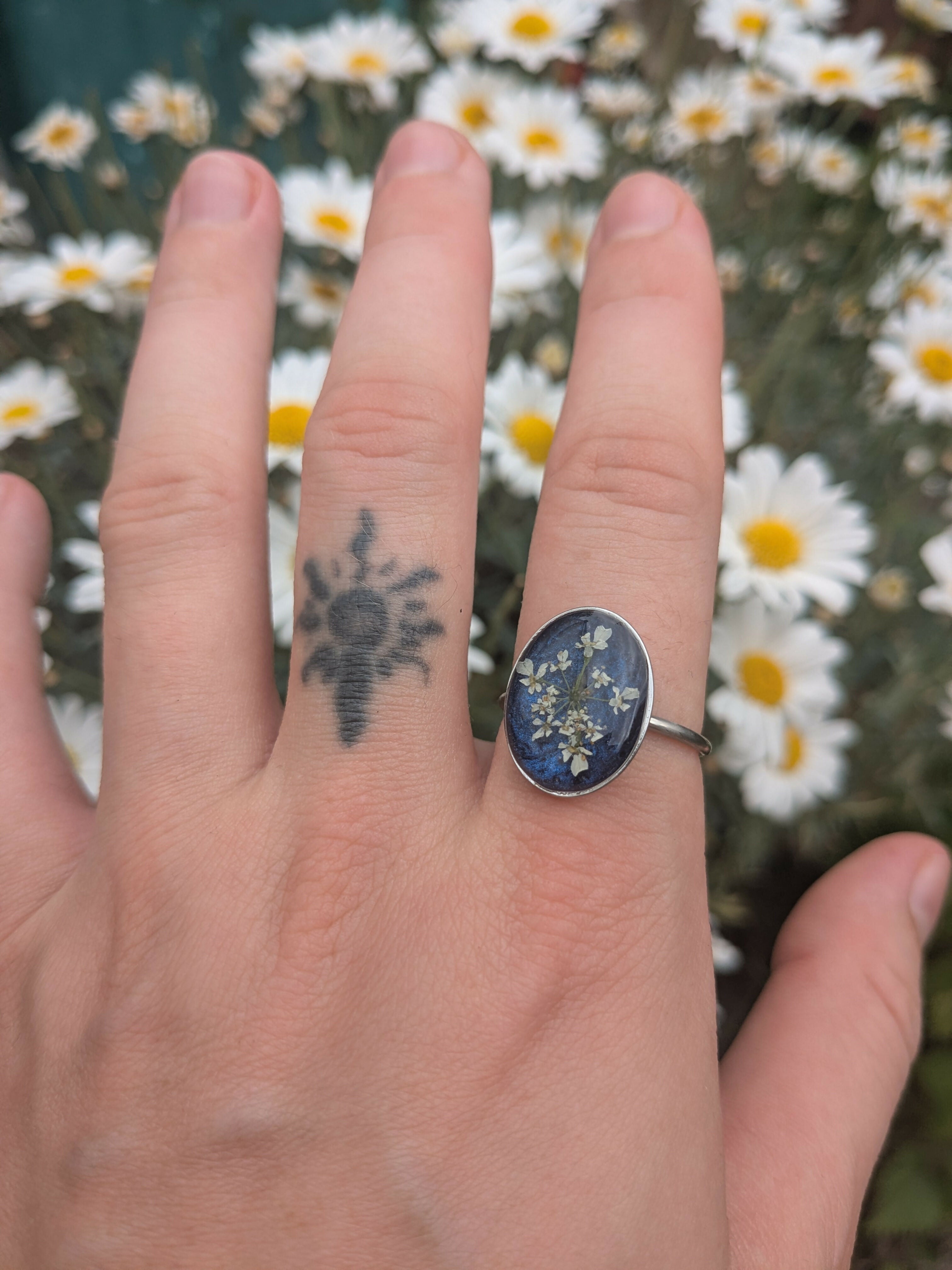 OVAL QUEEN'S LACE STAINLESS STEEL RINGS