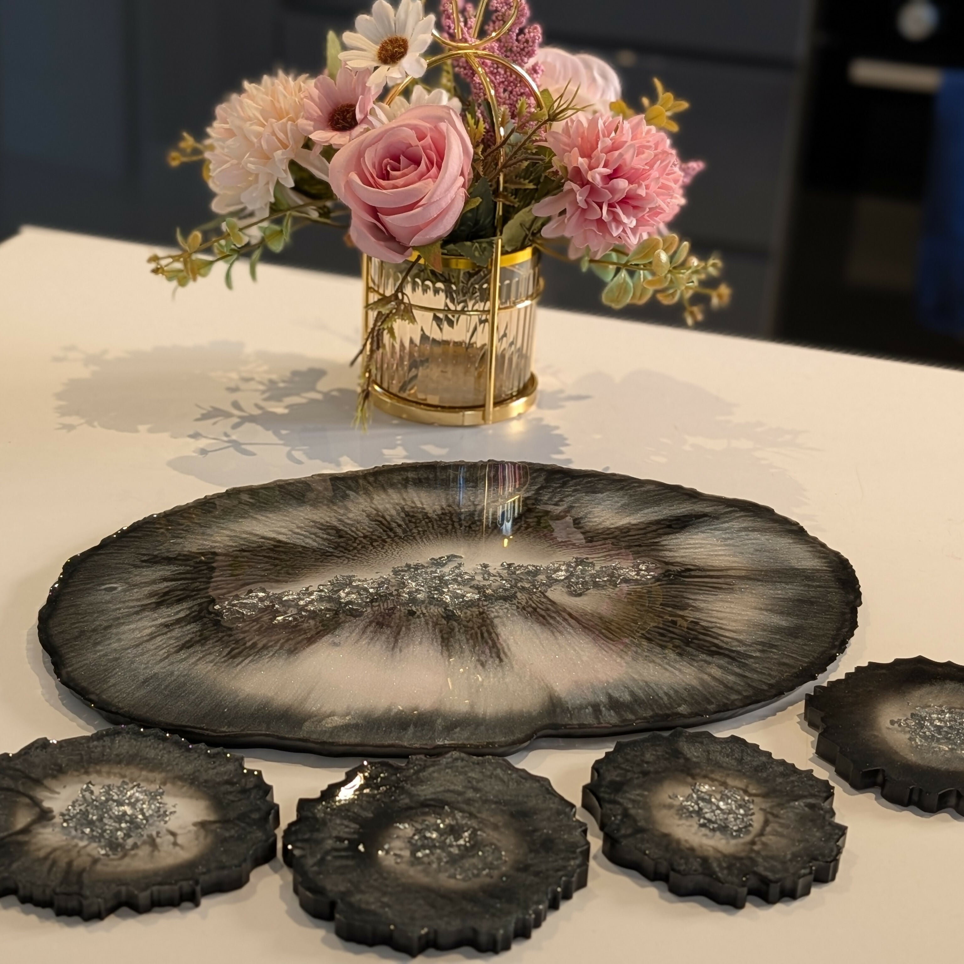 ELEGANT HANDMADE RESIN TRAY SET