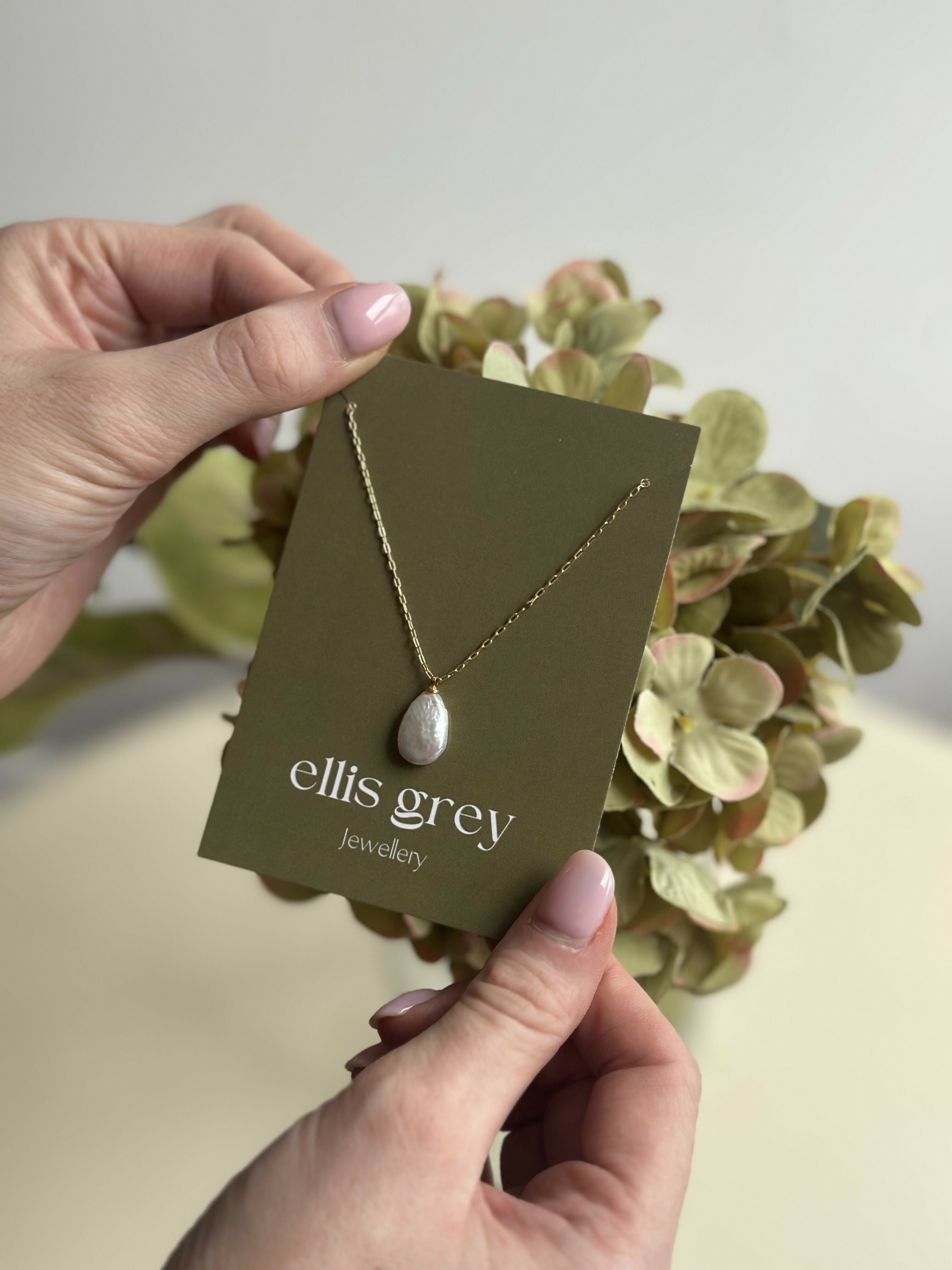 Teardrop Pearl Pendant Necklace