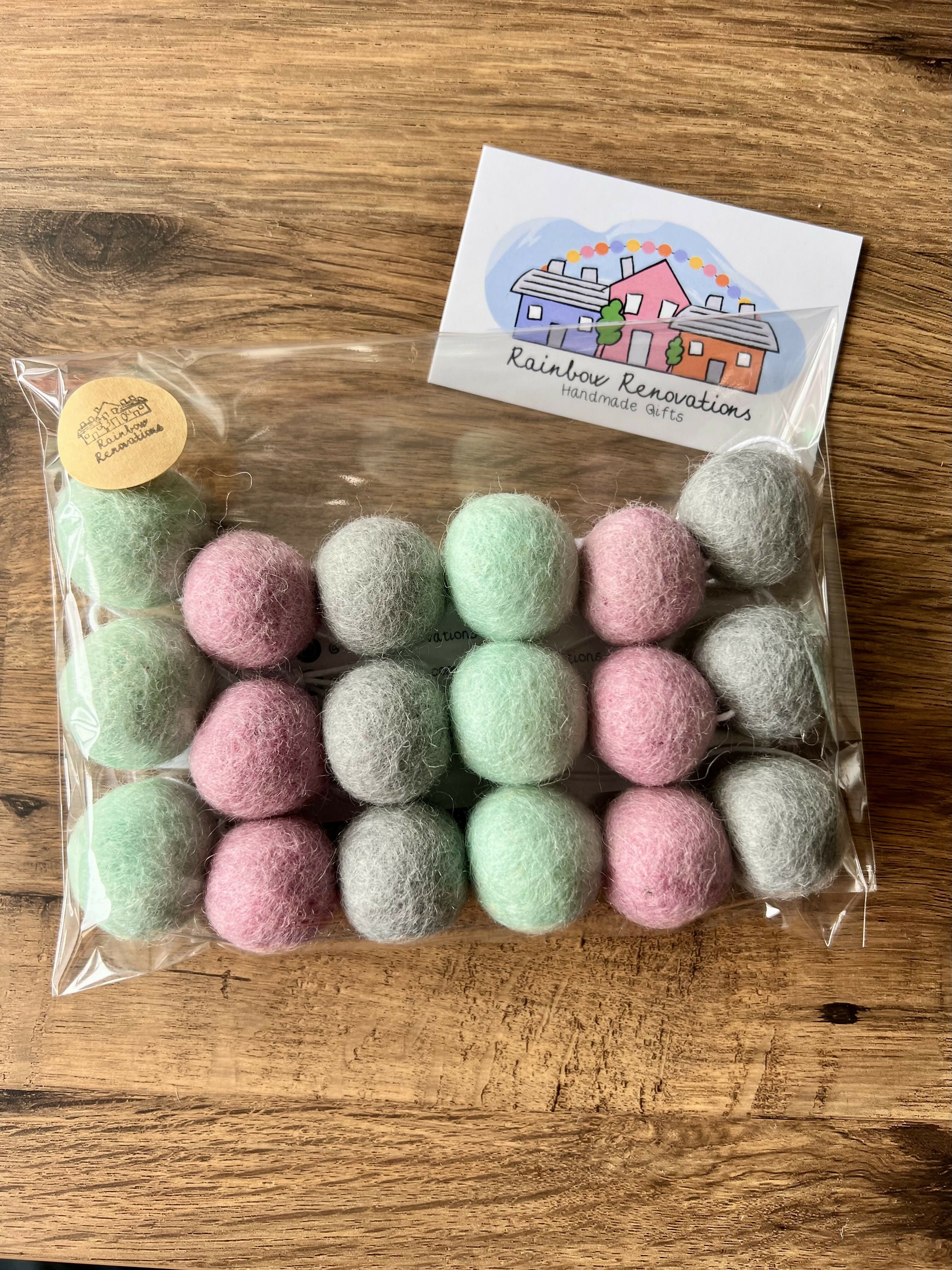Feltball Garland (18 feltballs)
