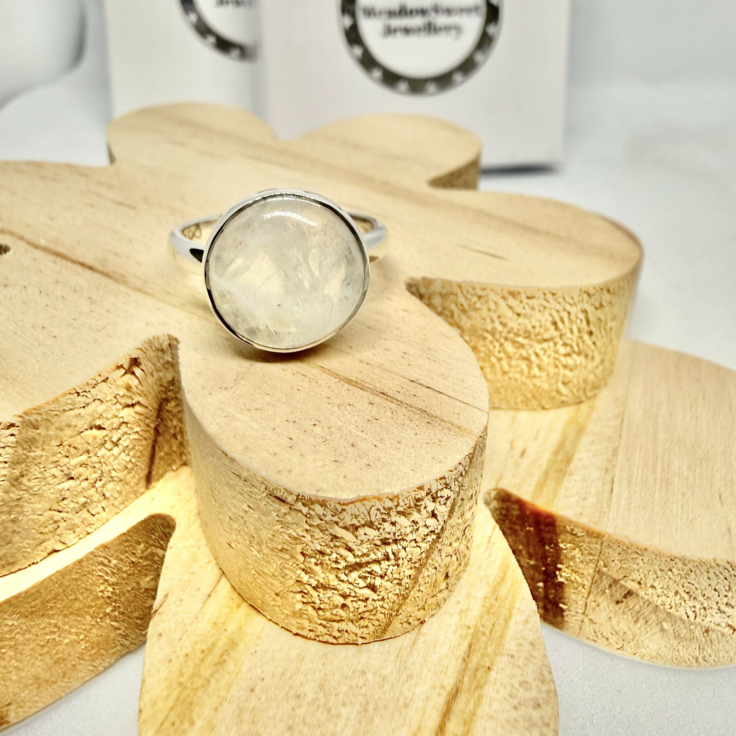 WHITE MOONSTONE RING SIZE N
