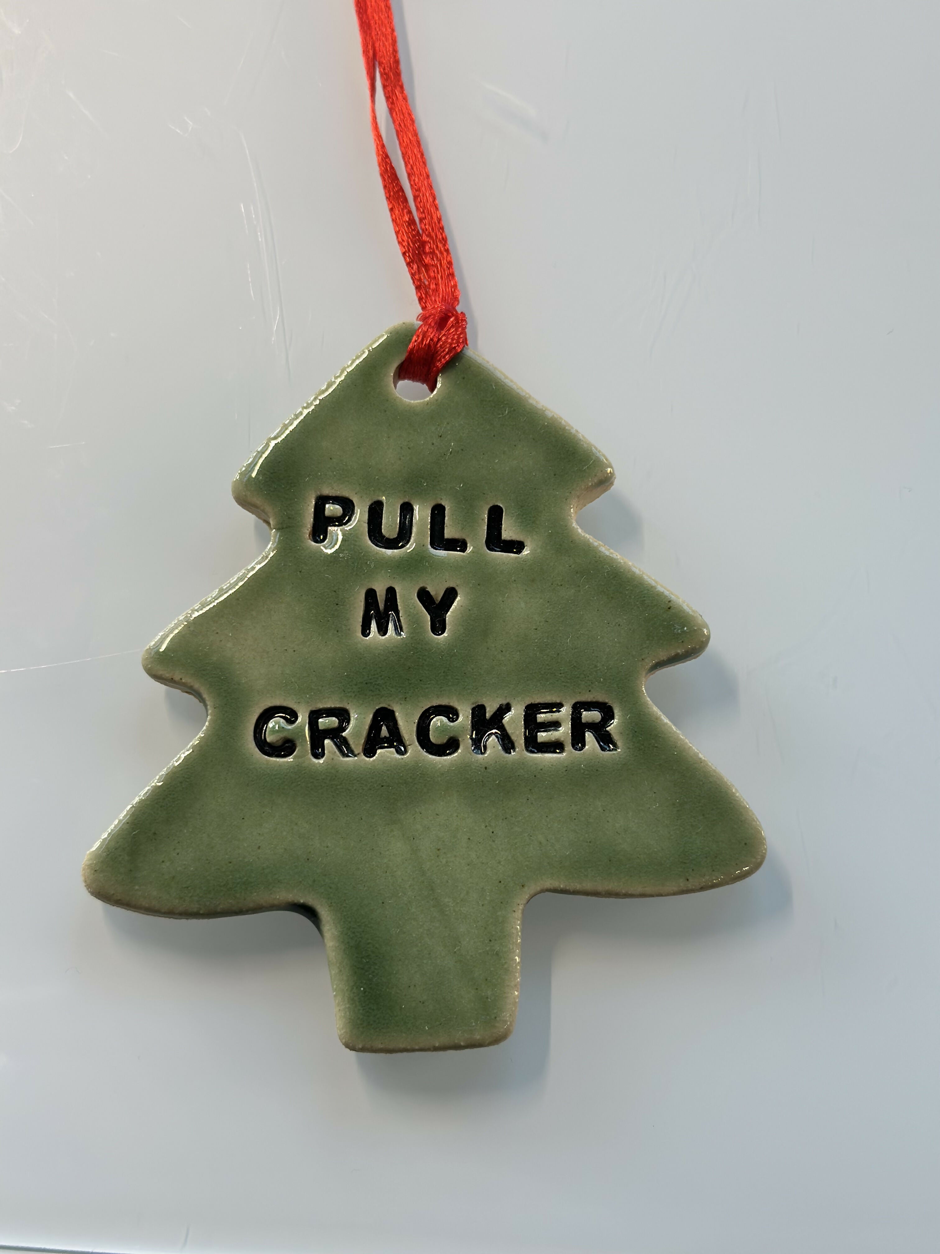 GREEN TREE PULL MY CRACKER DECORATION
