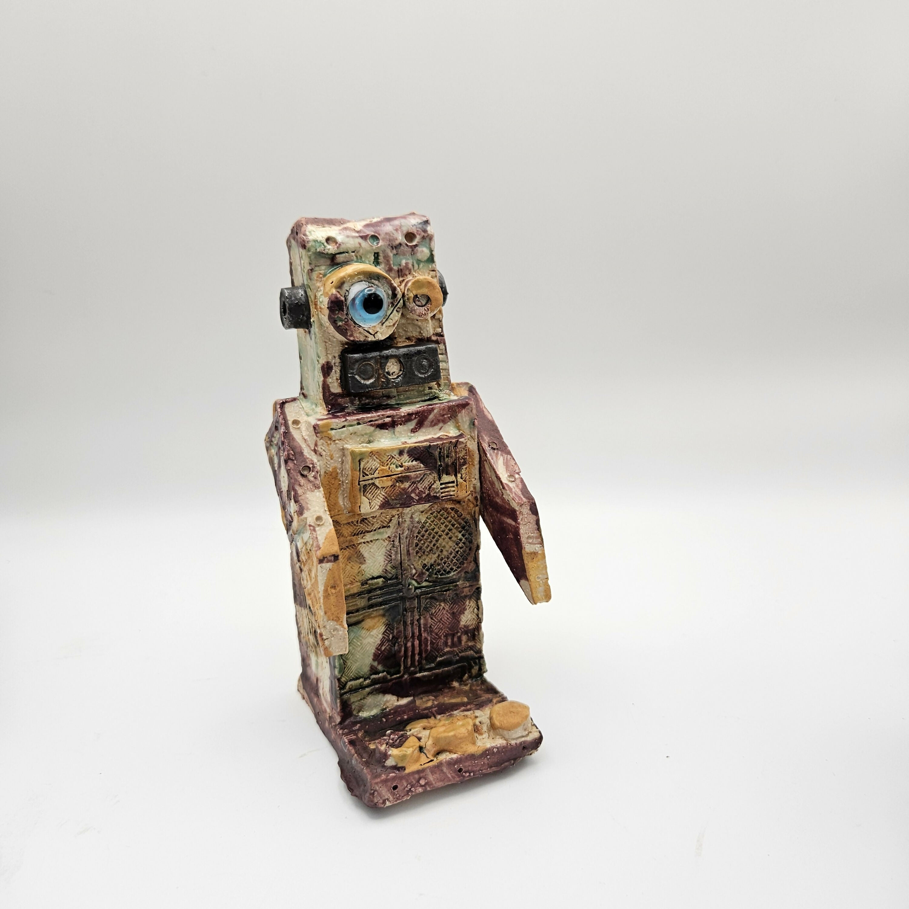 QUIRKY CERAMIC ROBOT SCULPTURE