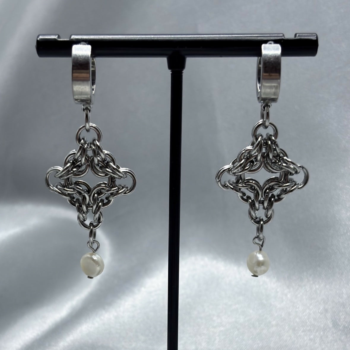 Diamond Chainmail Pearl Huggie Earrings