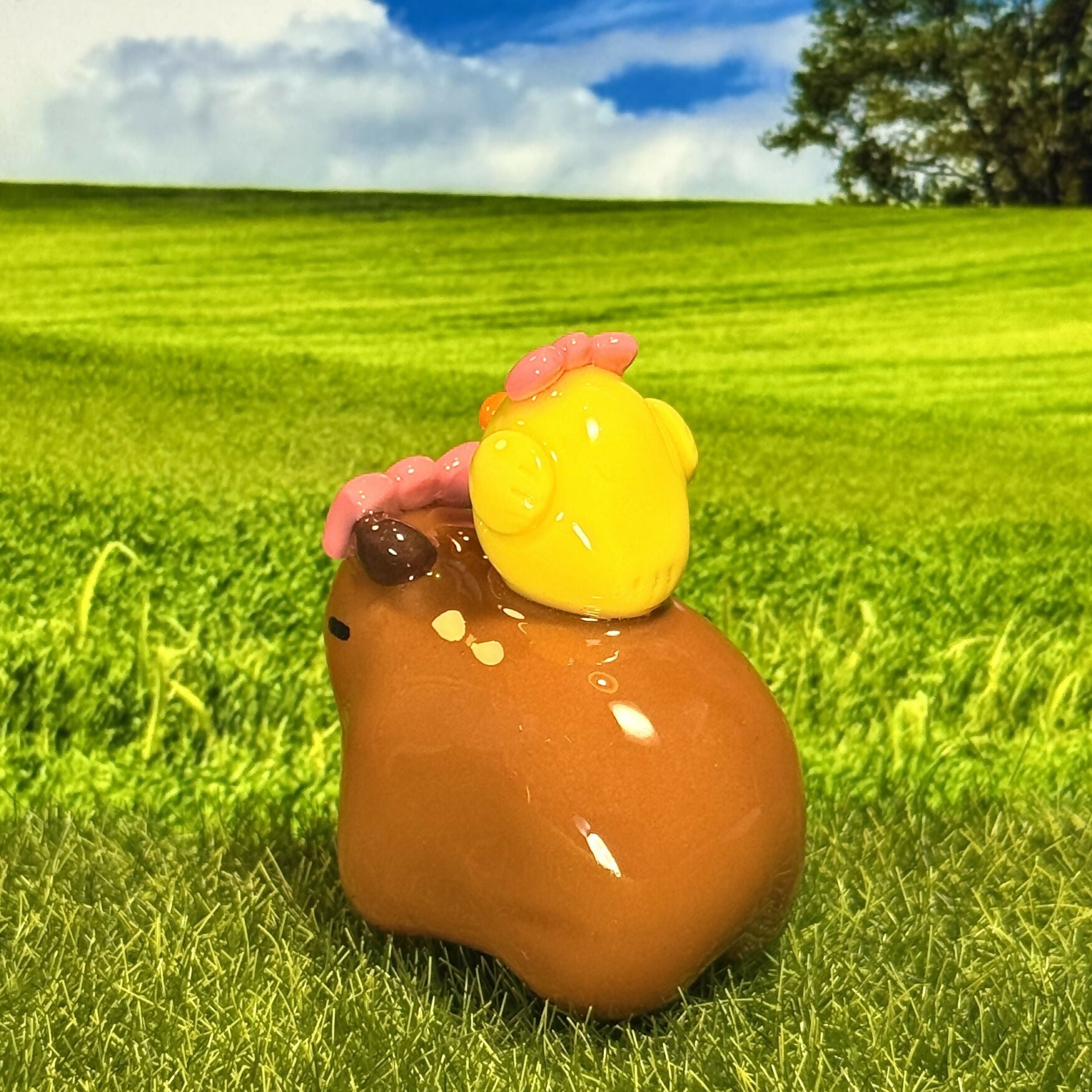 Capybara & Mini Chick Friend Figure