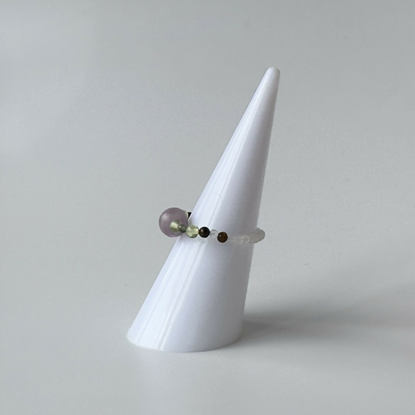 HEALING CRYSTAL STRETCH RING FOR GIVING & RECEIVING LOVE