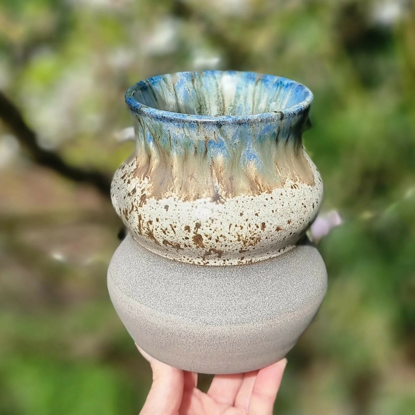 earthy vase 1