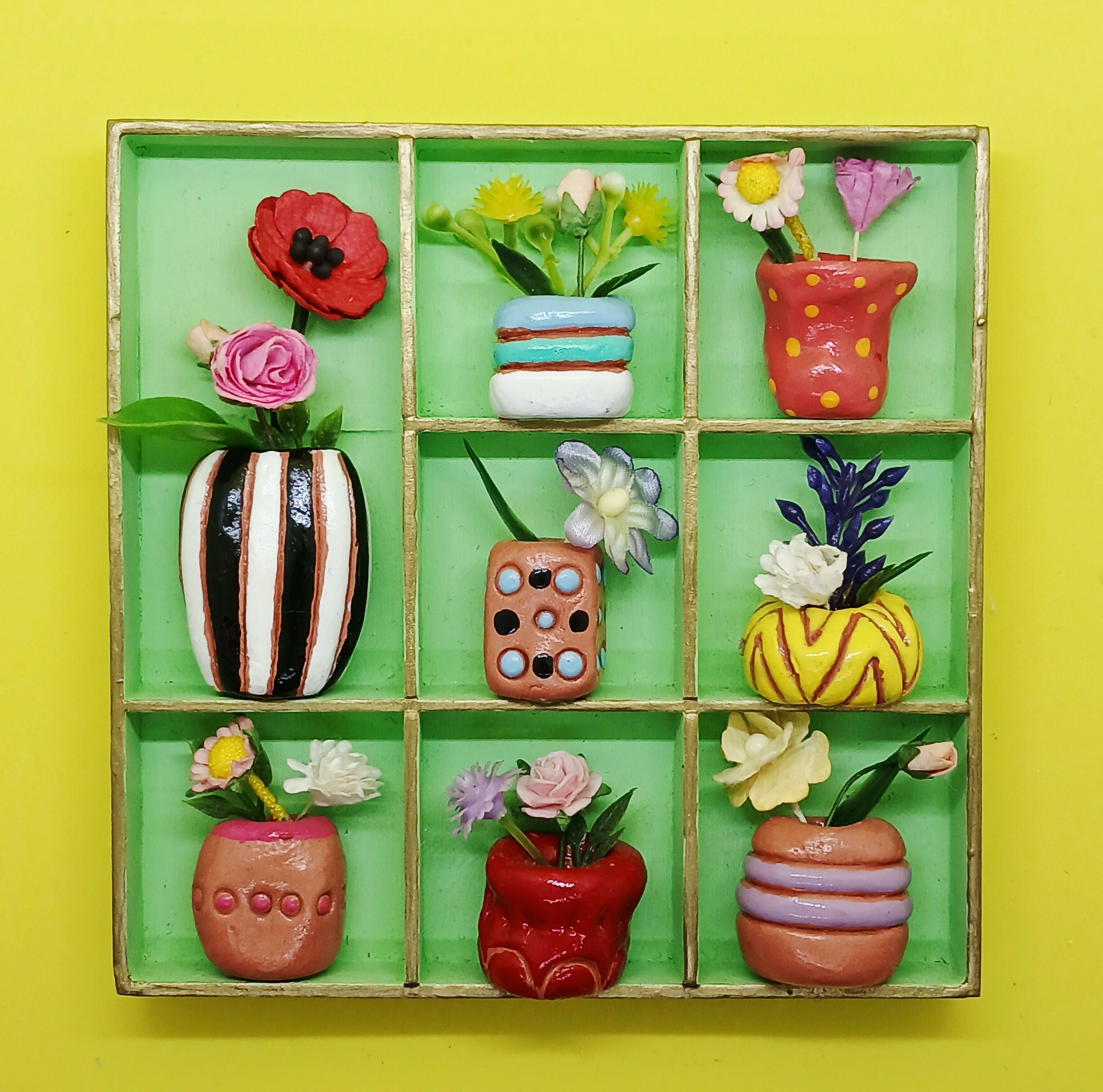 Flower and Vase Trinket Tray in Green