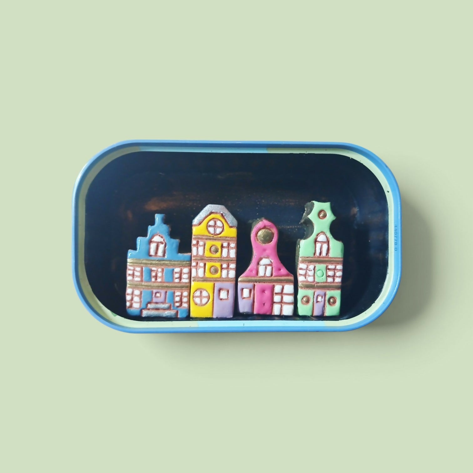 Dutch House Row Tin