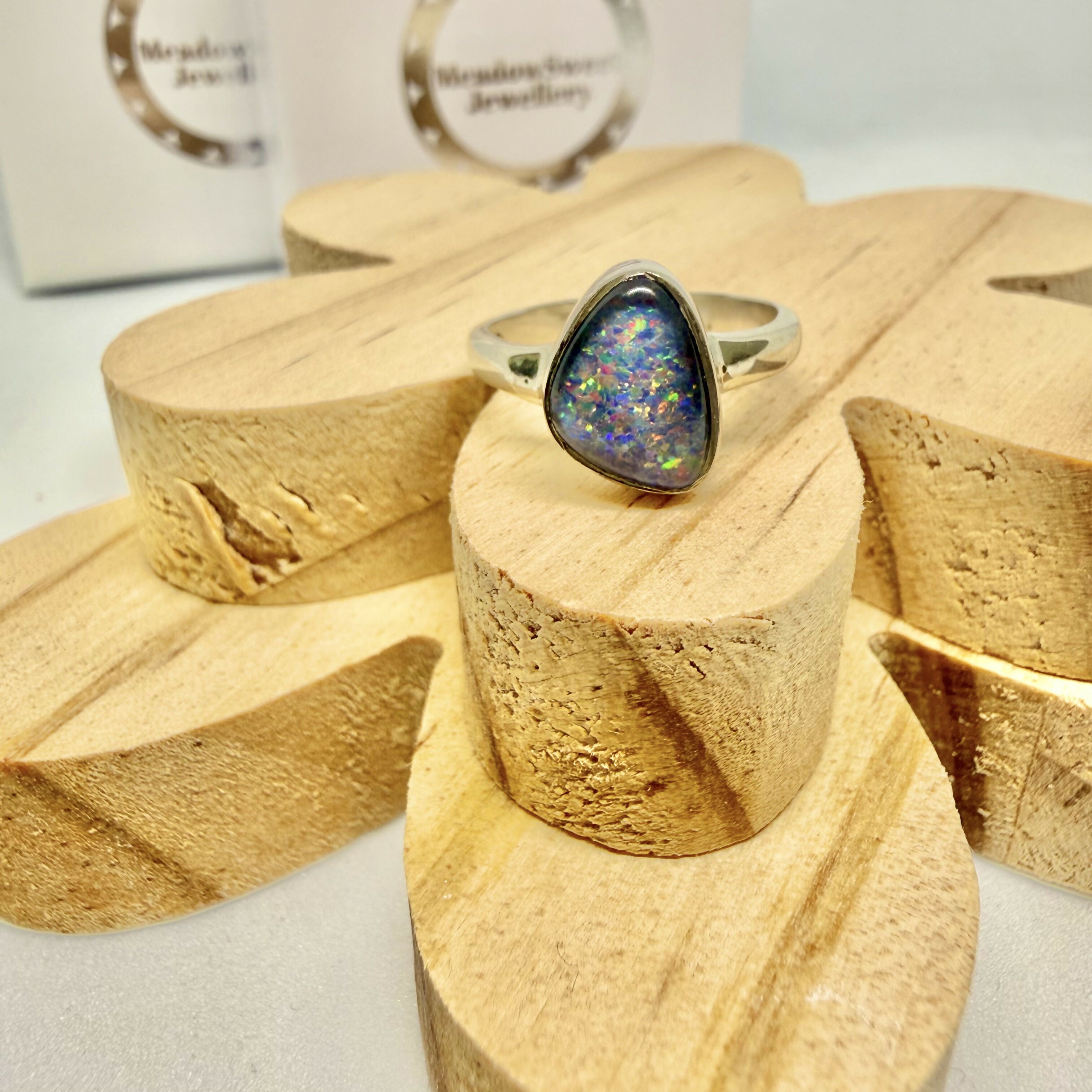 AUSTRALIAN OPAL RING SIZE M