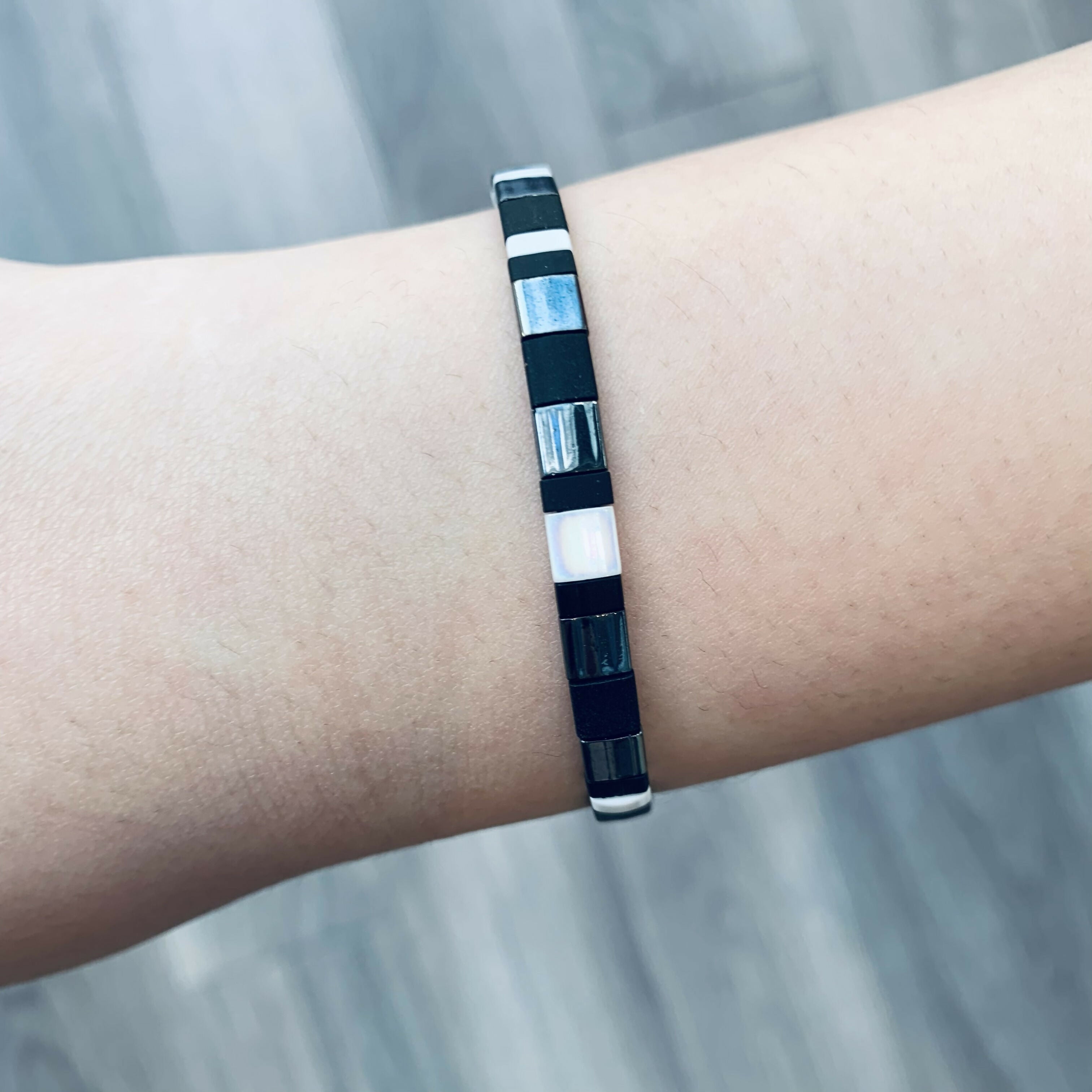 Japanese Tila Glass Bead Bracelet - Black & White