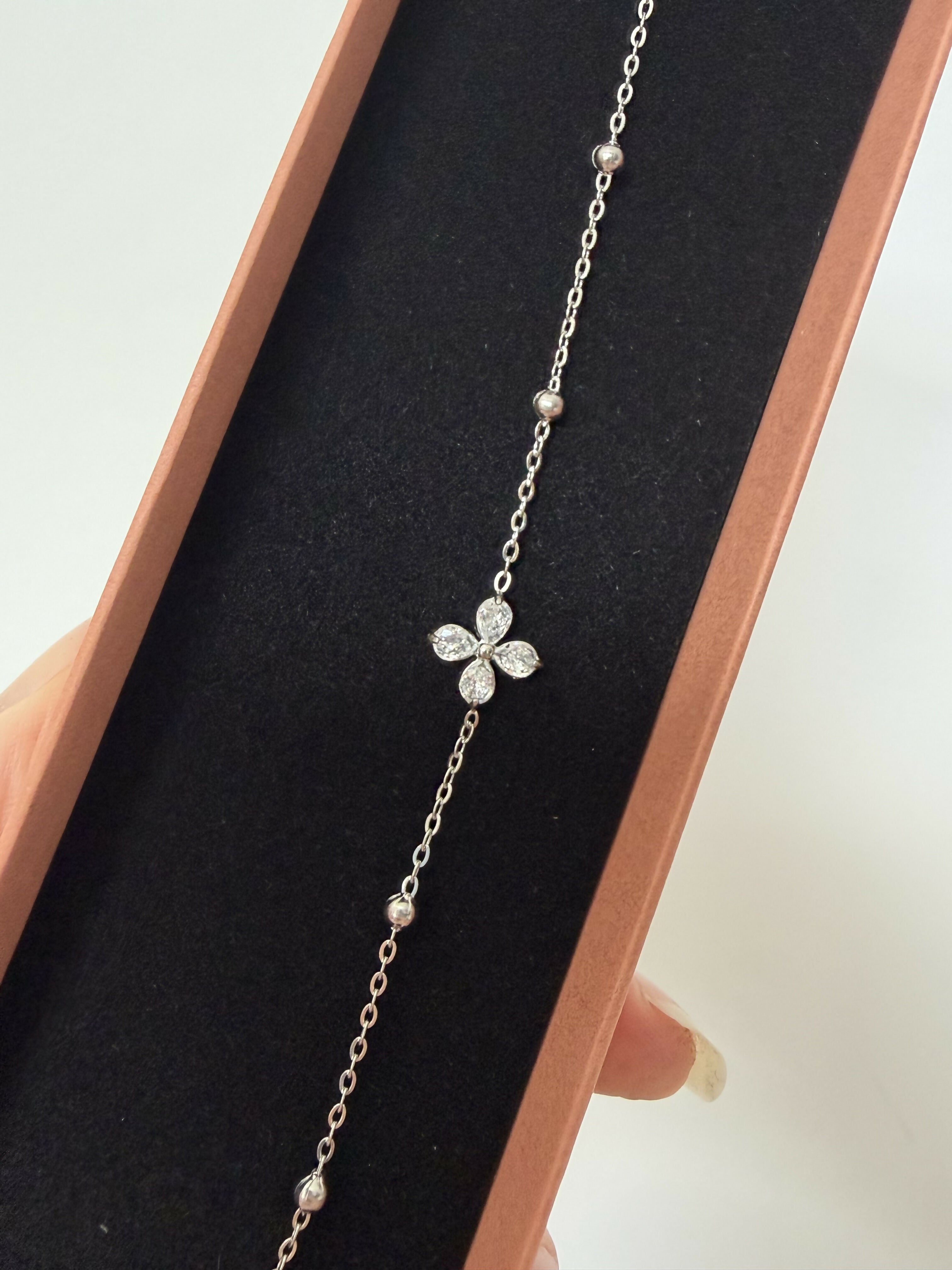 4 petal flower bracelet silver