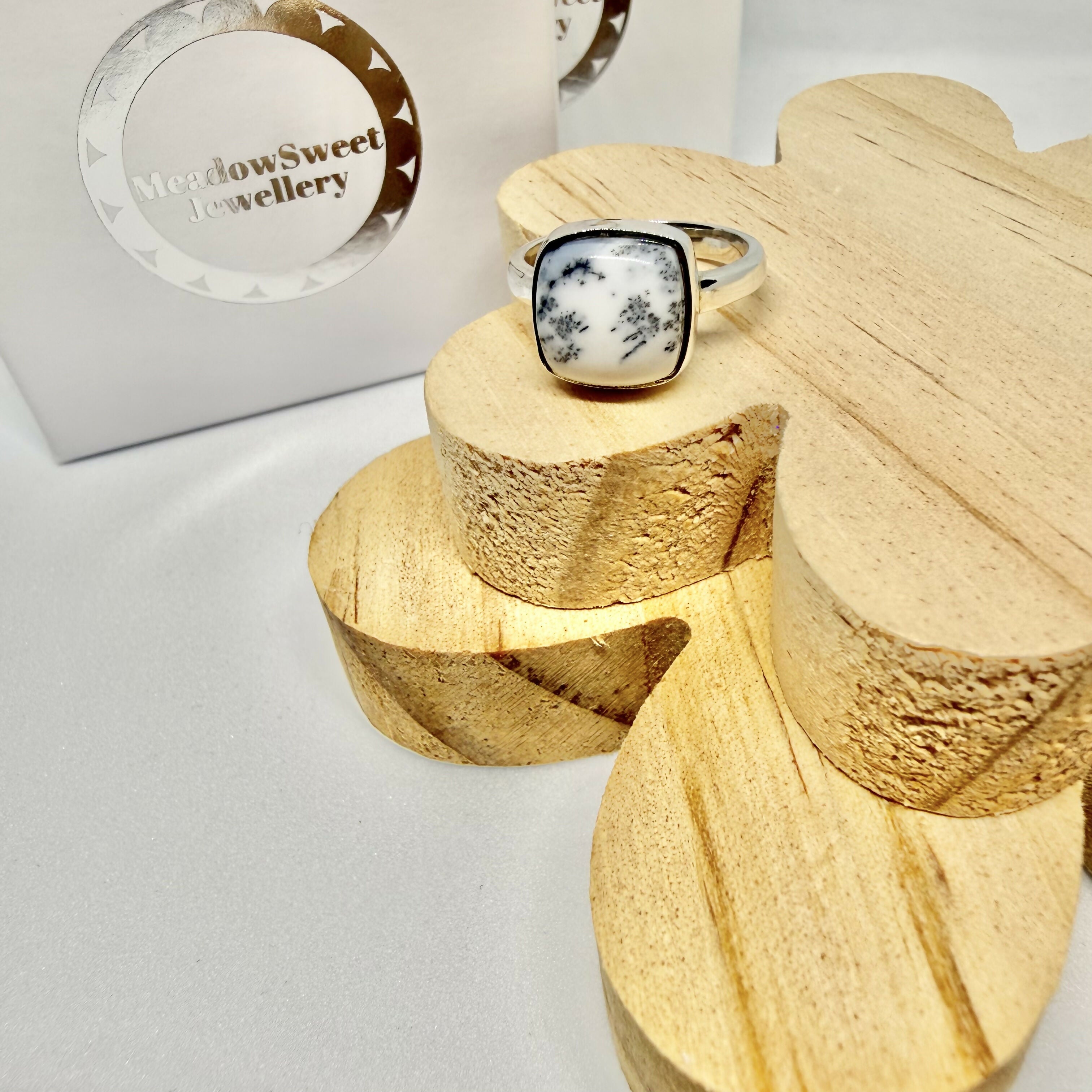 MERLINITE RING SIZE N