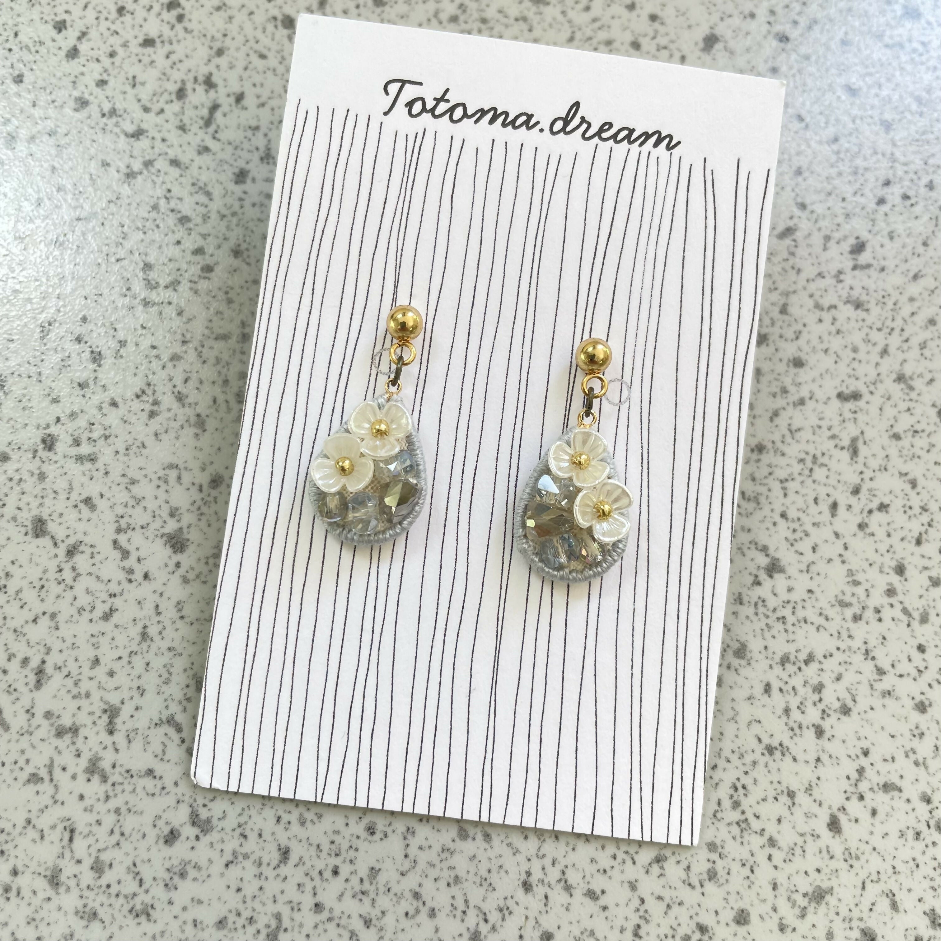 Pendant Crystal Embroidery Earrings (Waterdrop)