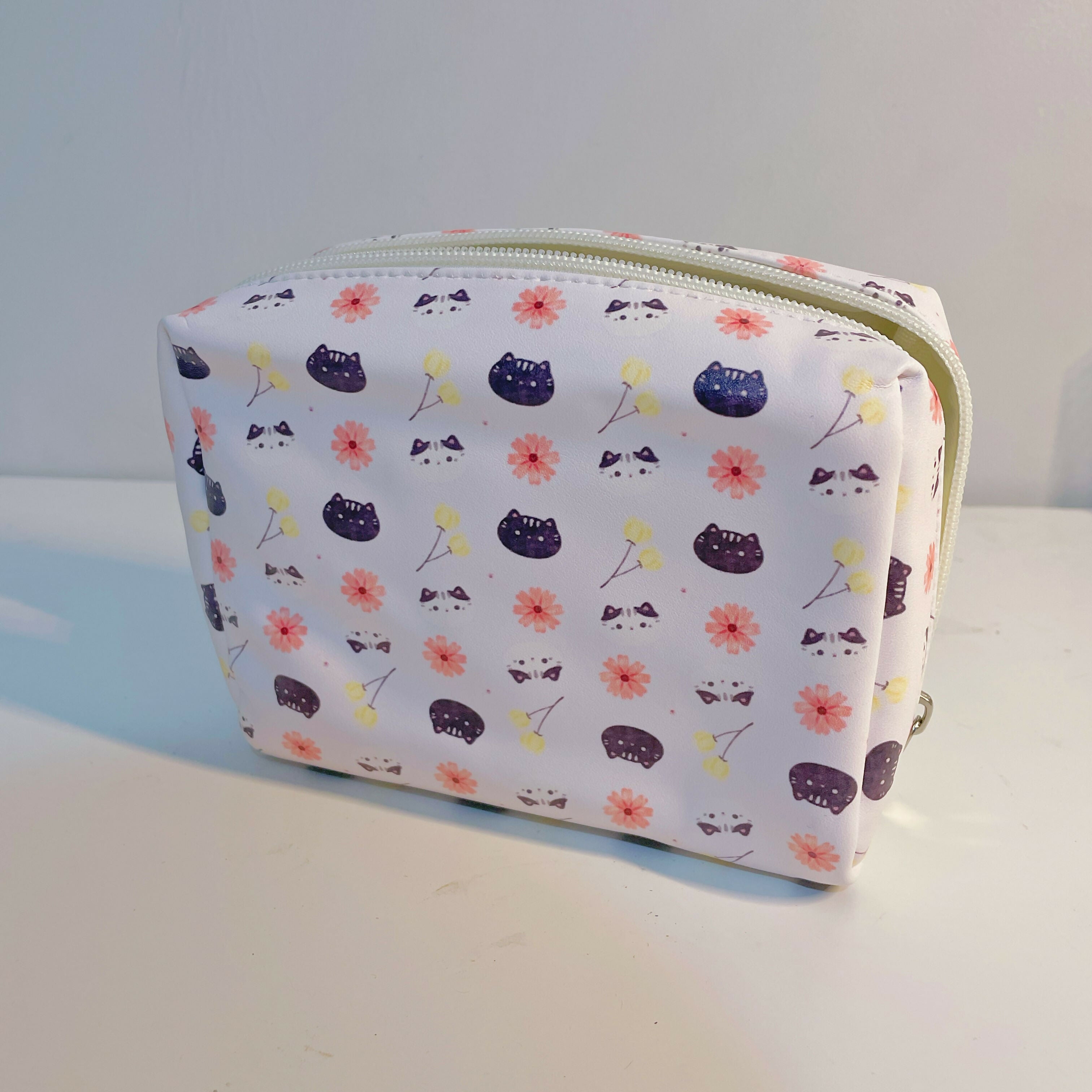 Kawaii Cat Cosmetic Bag