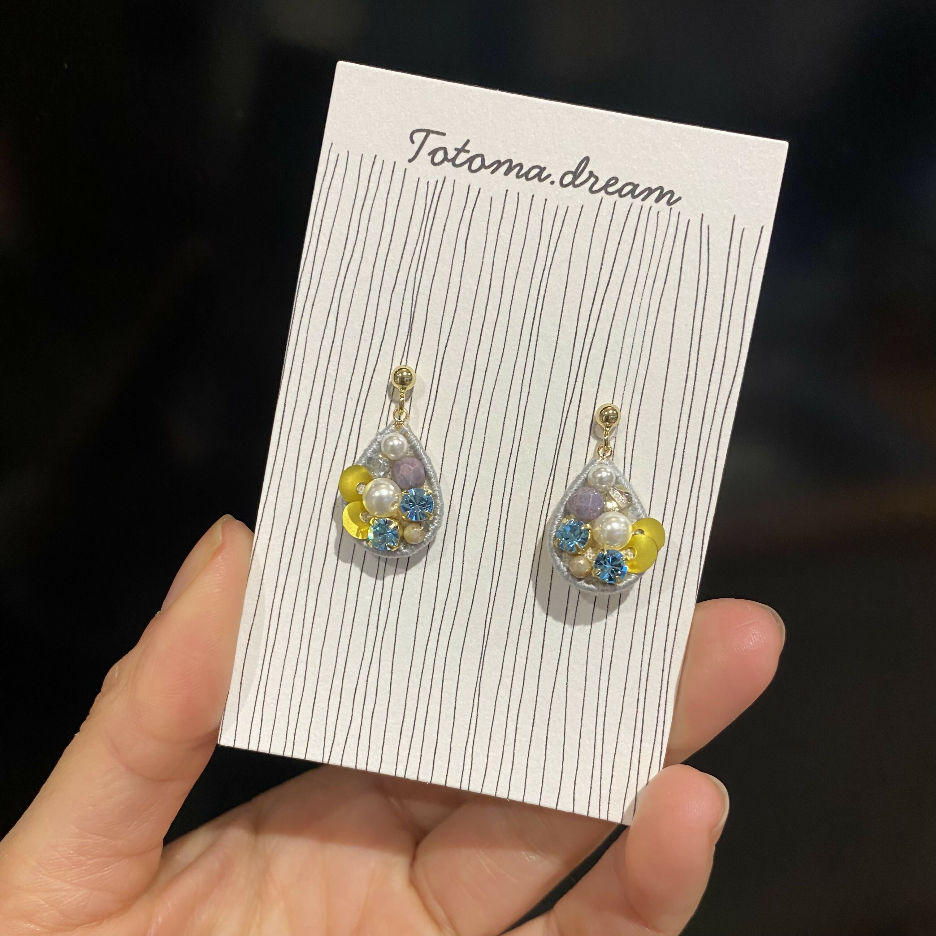 Pendant Crystal Embroidery Earrings (Waterdrop)