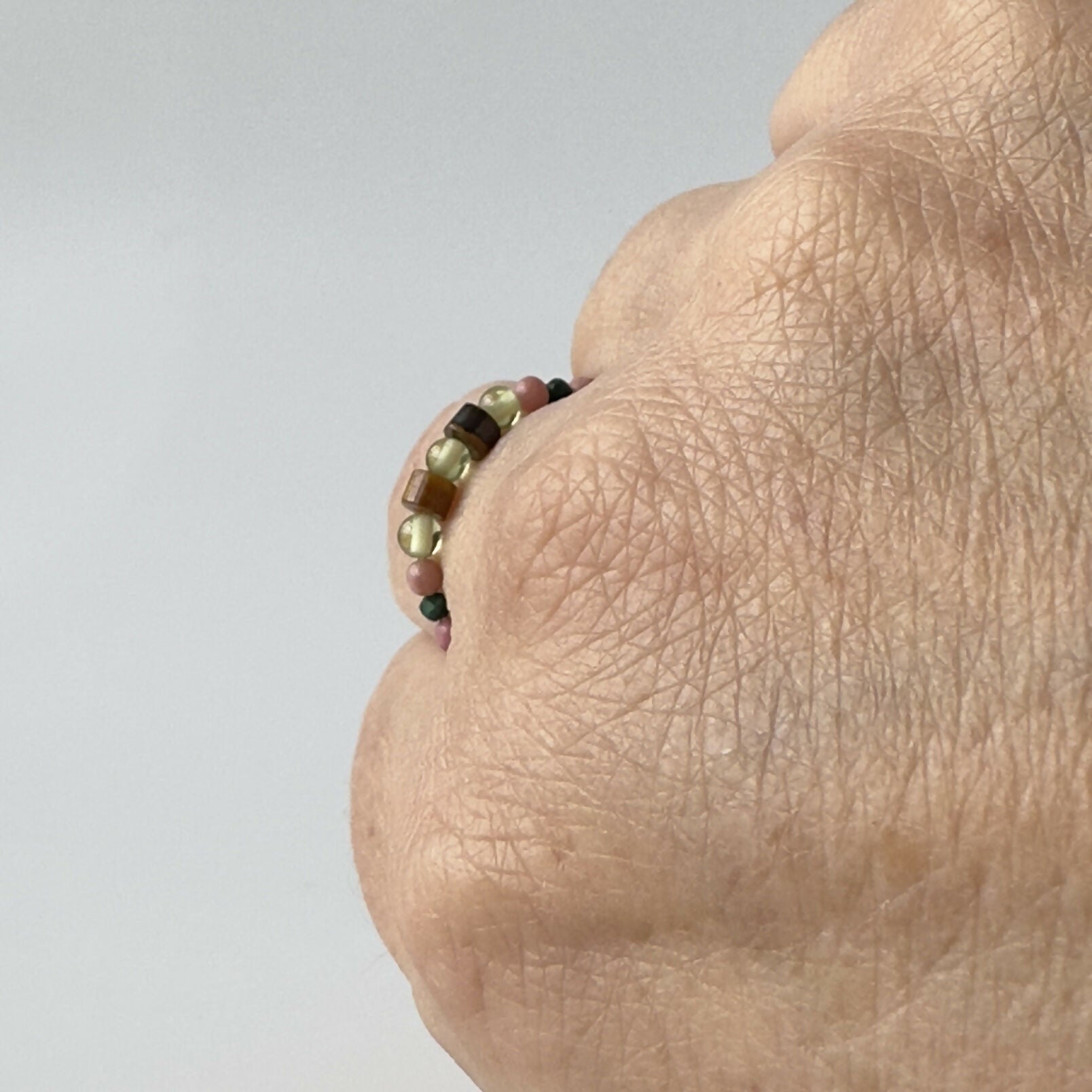 HEALING CRYSTAL STRETCH RING TO HELP WITH GIVING & RECEIVING LOVE