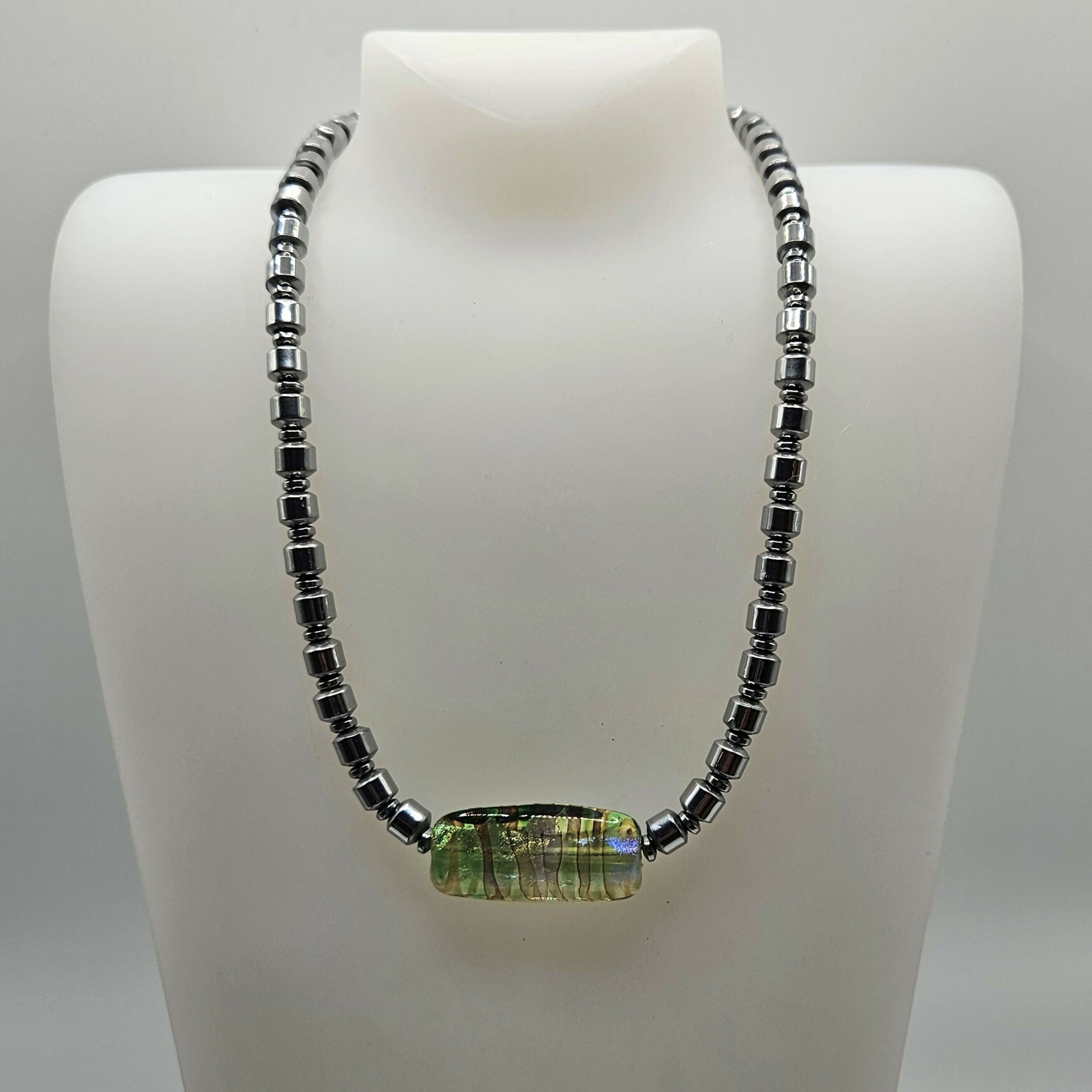 GLASS AND HEAMATITE BEADED NECKLACE