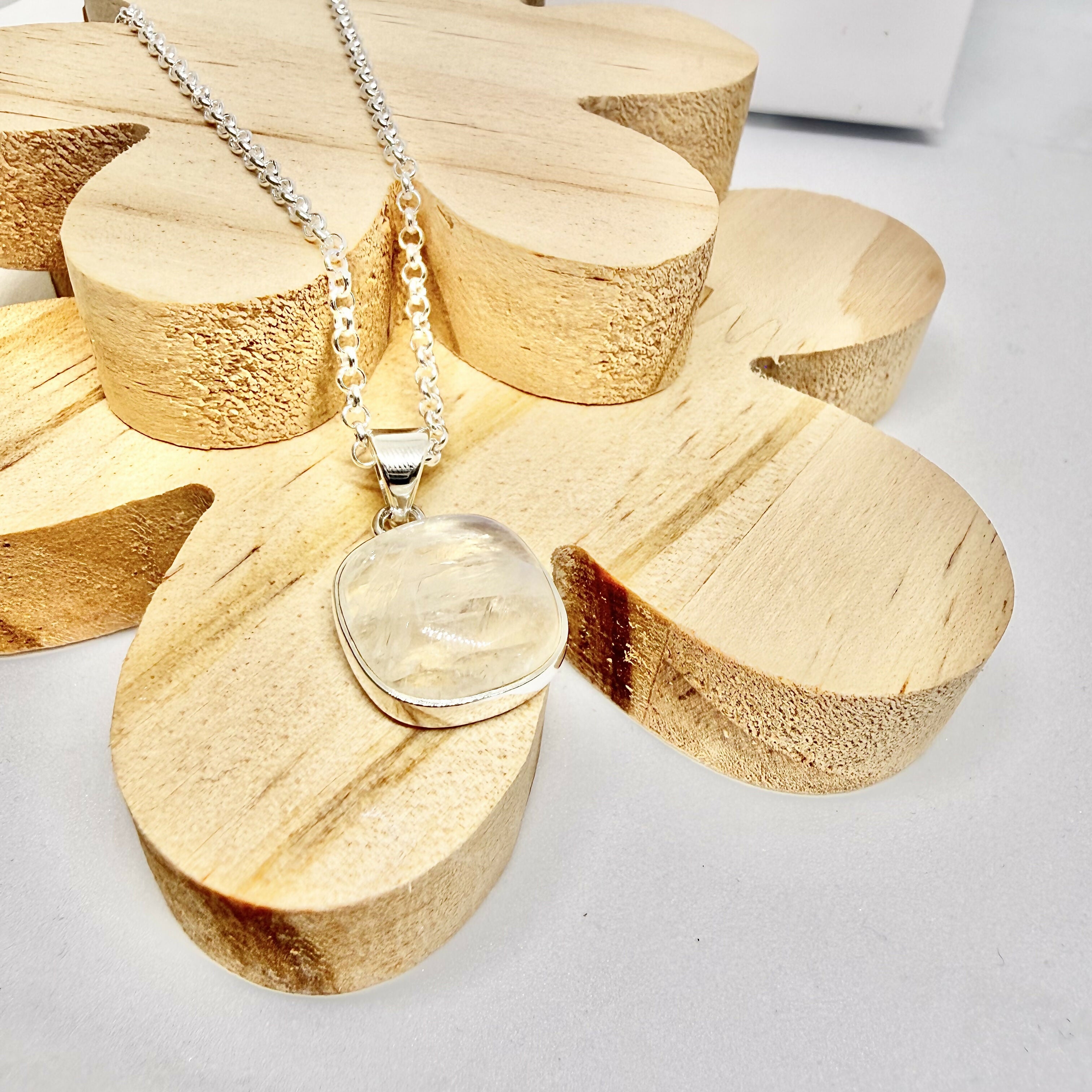 WHITE MOONSTONE SQUARE NECKLACE