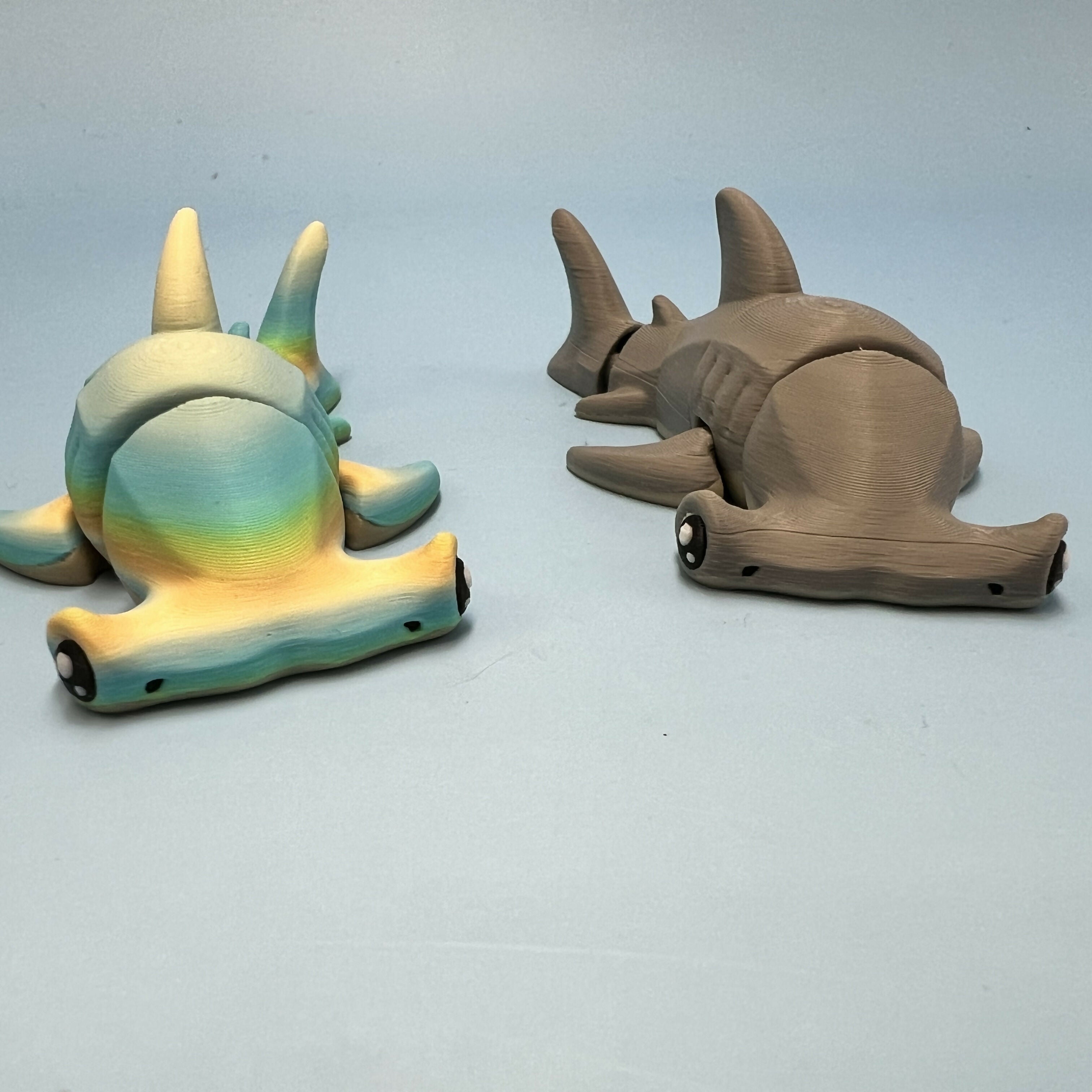 3D Printed SMALL: Articulated Sensory Fidget Animal friends Hammerhead Shark (Blue/Green/Beige & Grey) 9cm