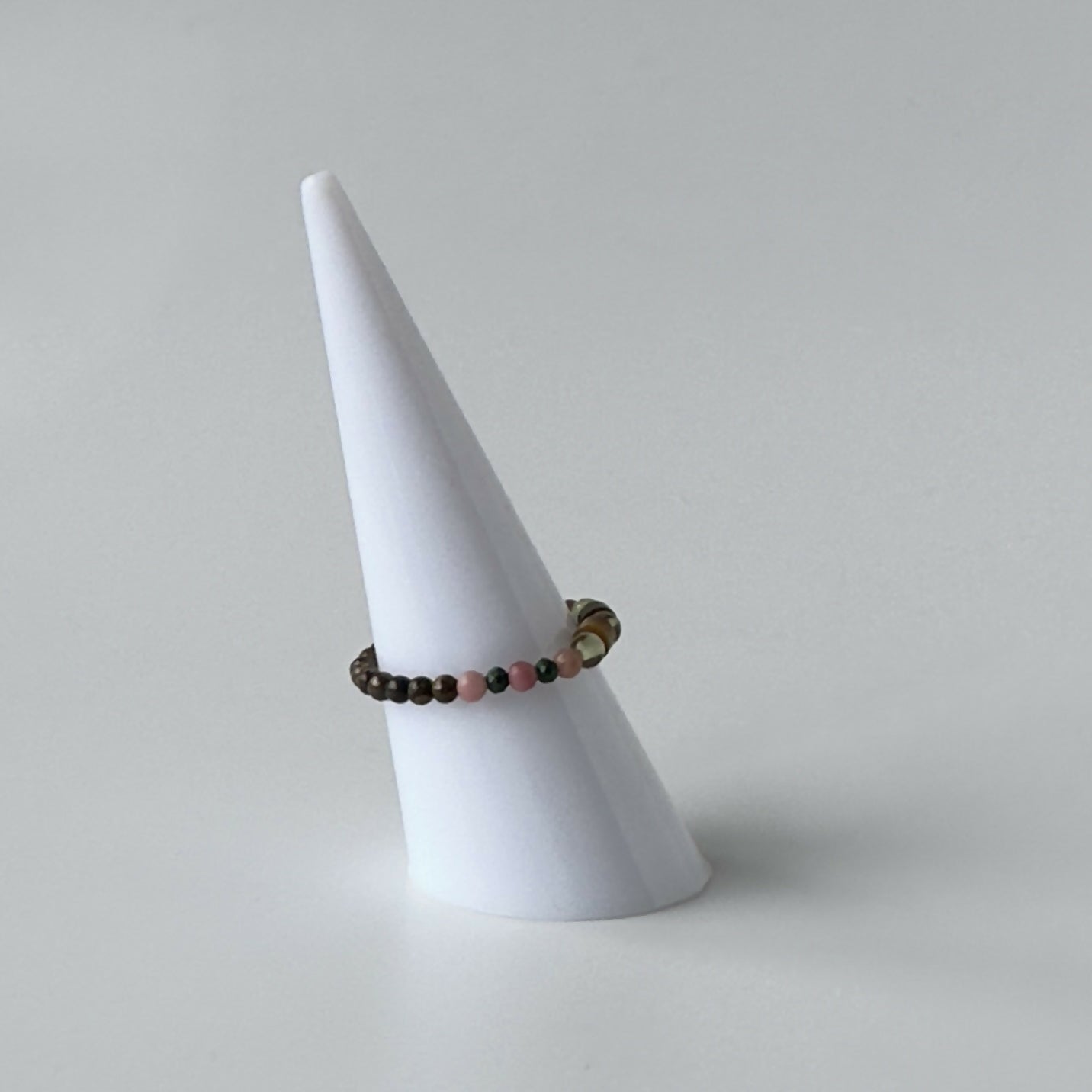 HEALING CRYSTAL STRETCH RING TO HELP WITH GIVING & RECEIVING LOVE