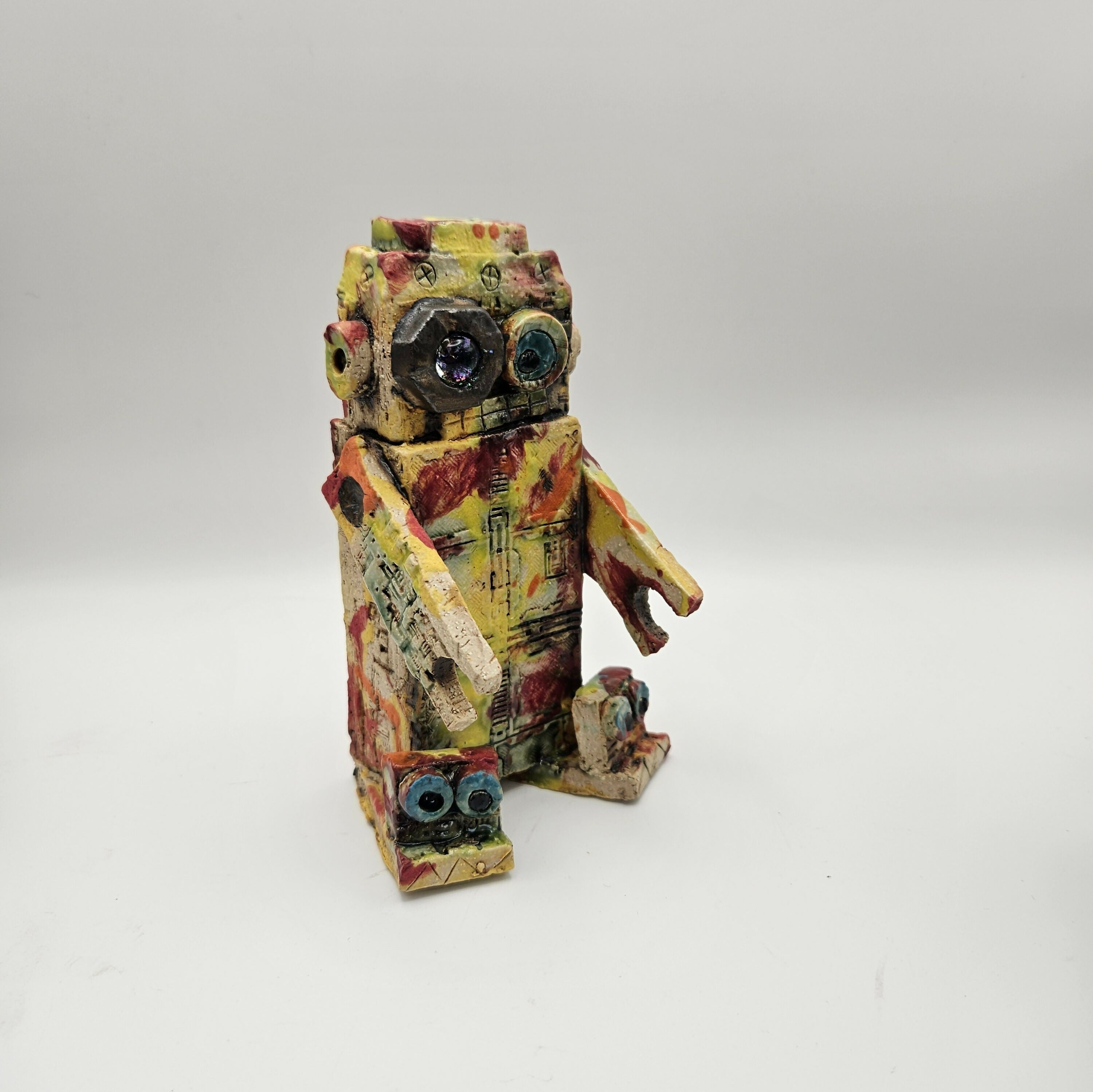 QUIRKY CERAMIC ROBOT SCULPTURE