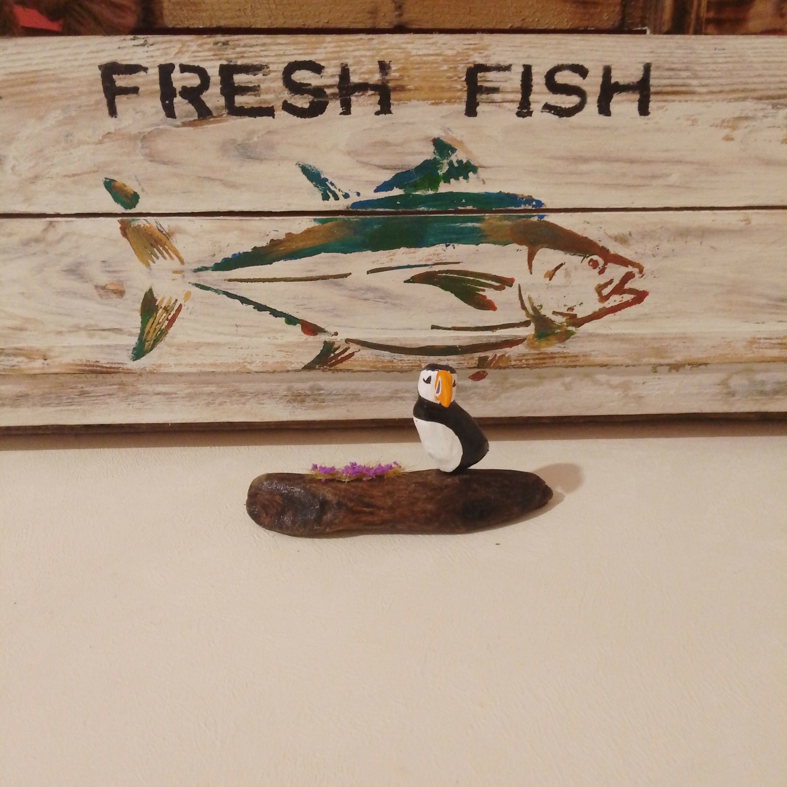 Single Puffin On Wood, No Legs