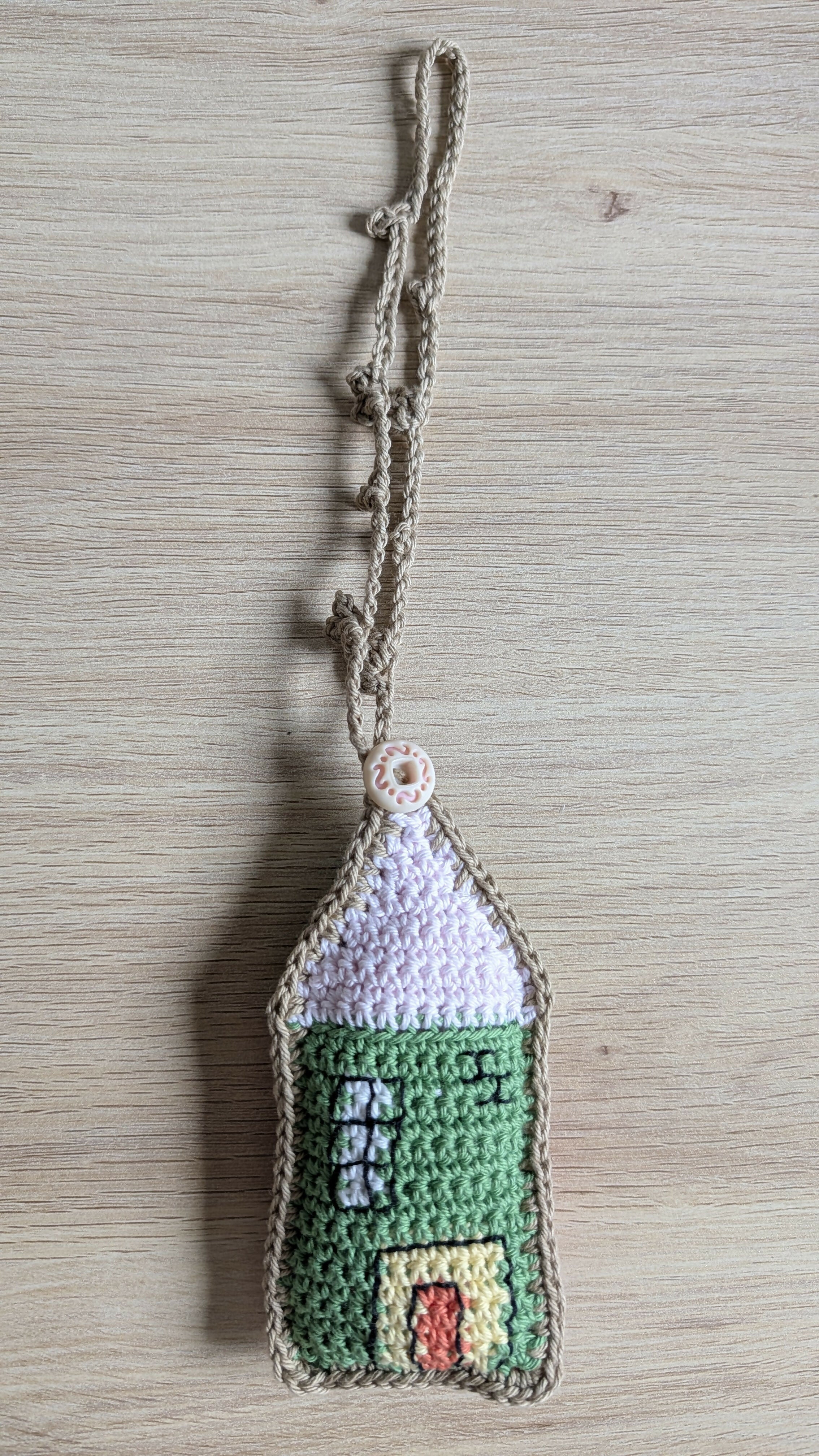 Tiny House (beige & pink)
