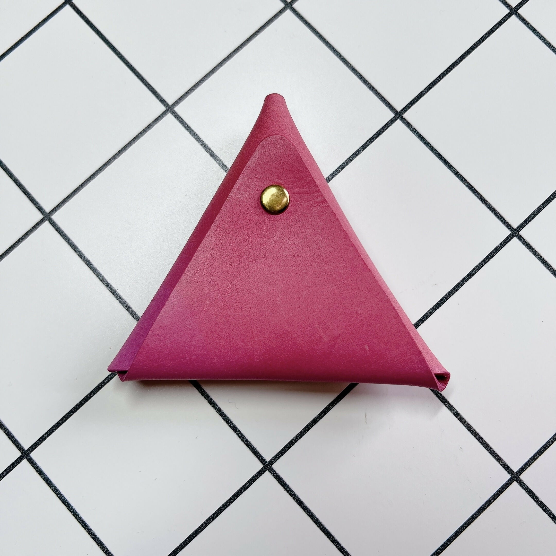 Fold Edge Triangle Leather Coin Case