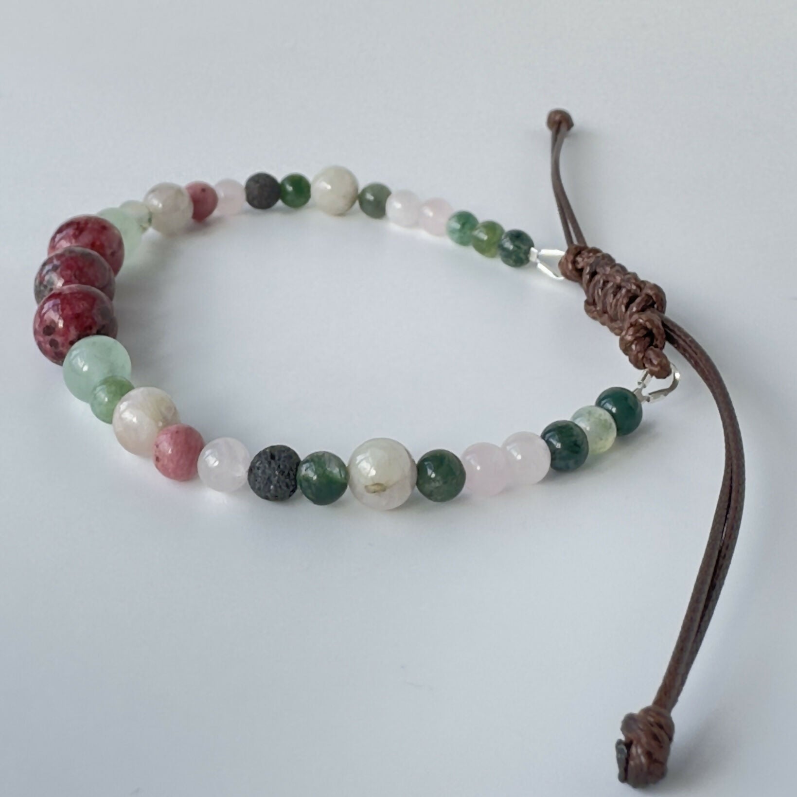 UNISEX HEALING CRYSTAL HEART CHAKRA BRACELET WITH AROMATHERAPY BEADS
