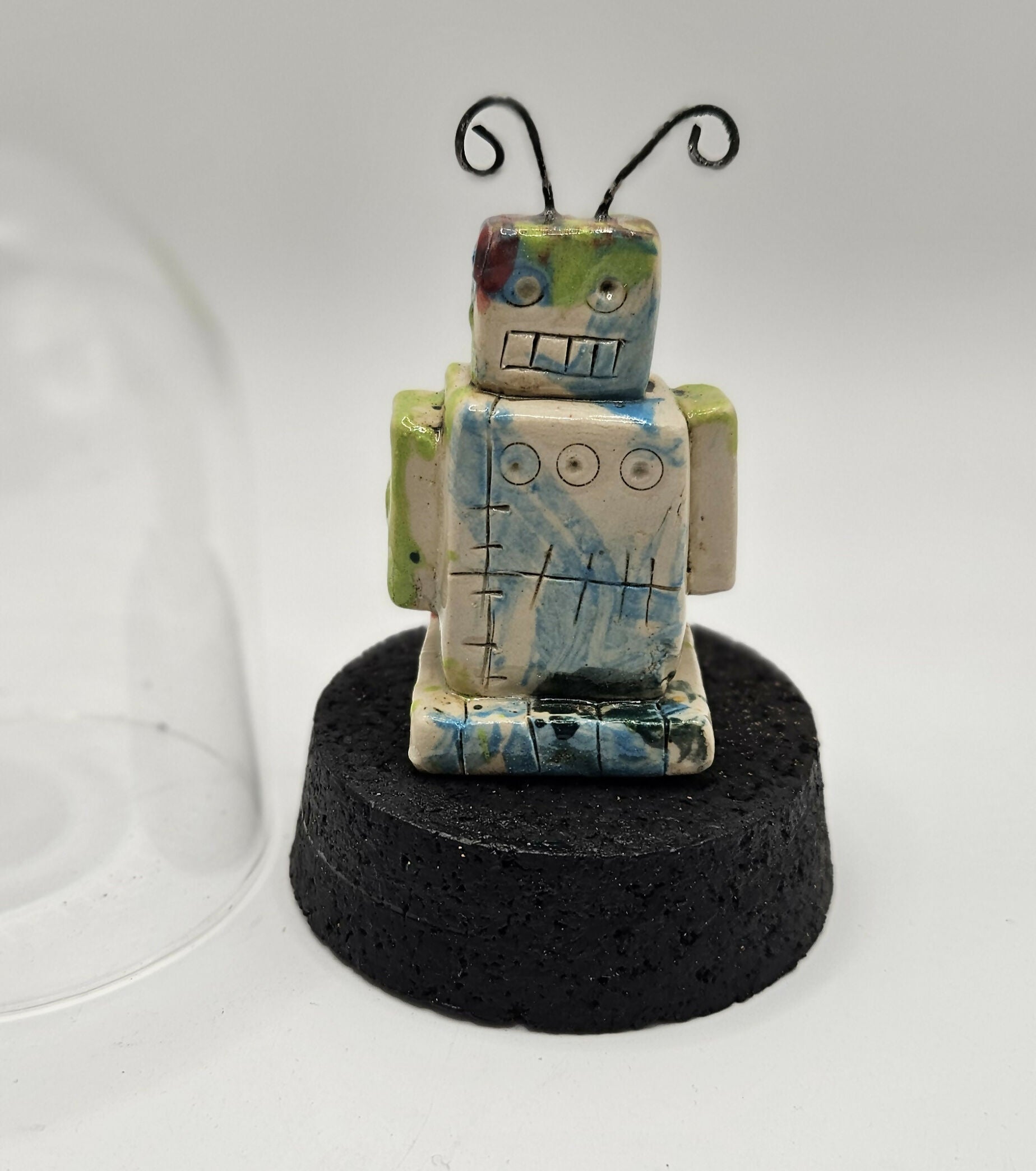 QUIKRY CERAMIC 'MINIBOTS' IN A GLASS CLOCHE