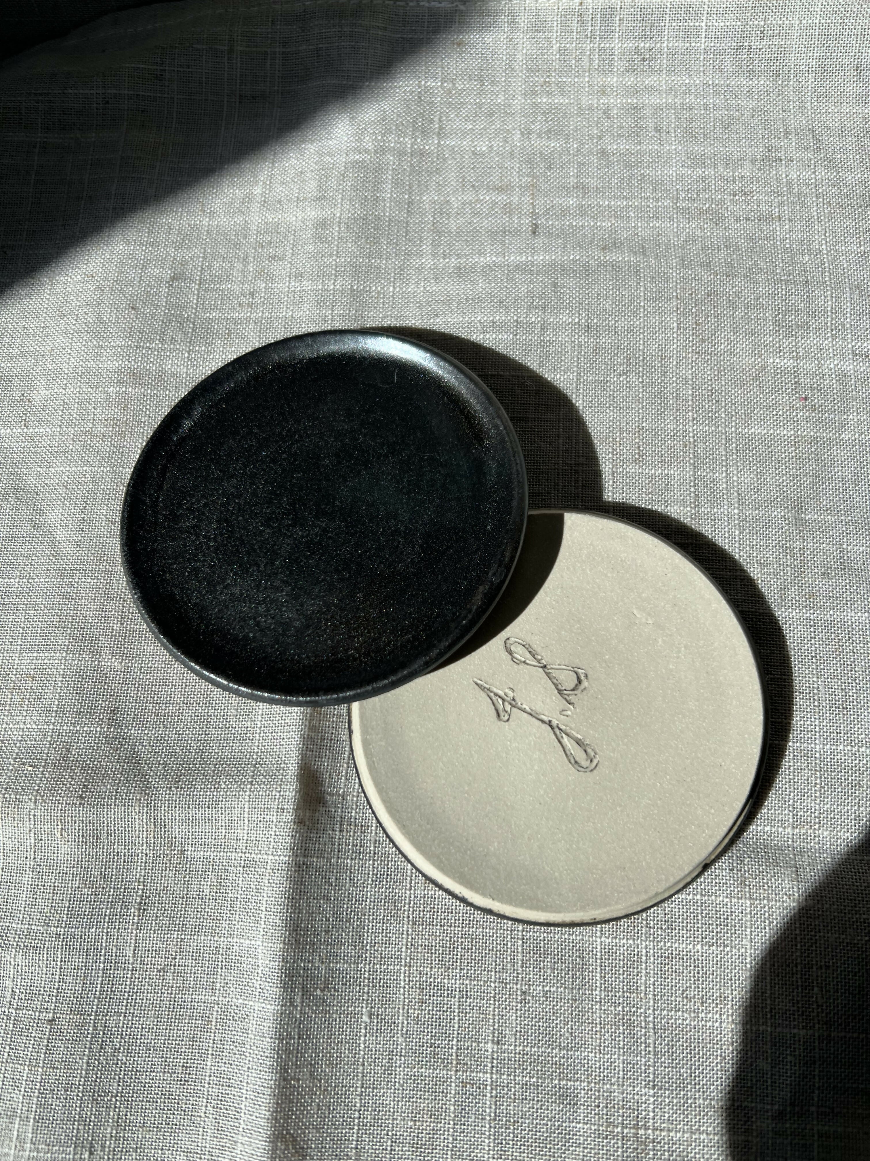 SET OF CERAMIC COASTERS