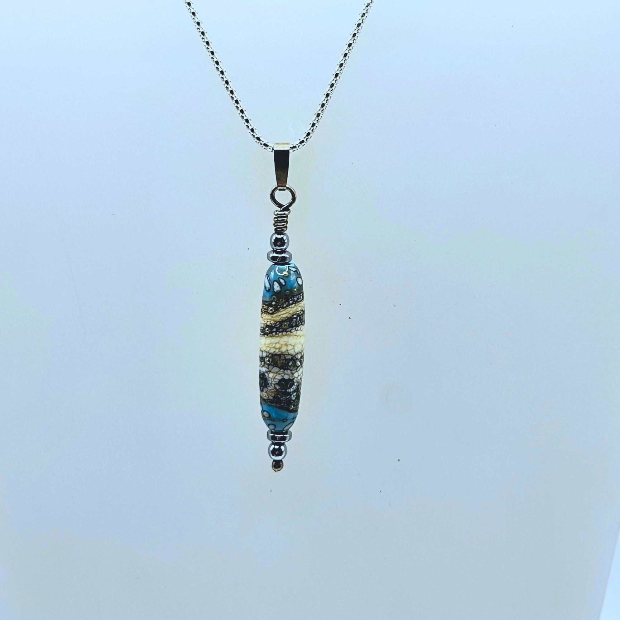 LOVELY GLASS PENDANT ON STERLING SILVER POPCORN CHAIN