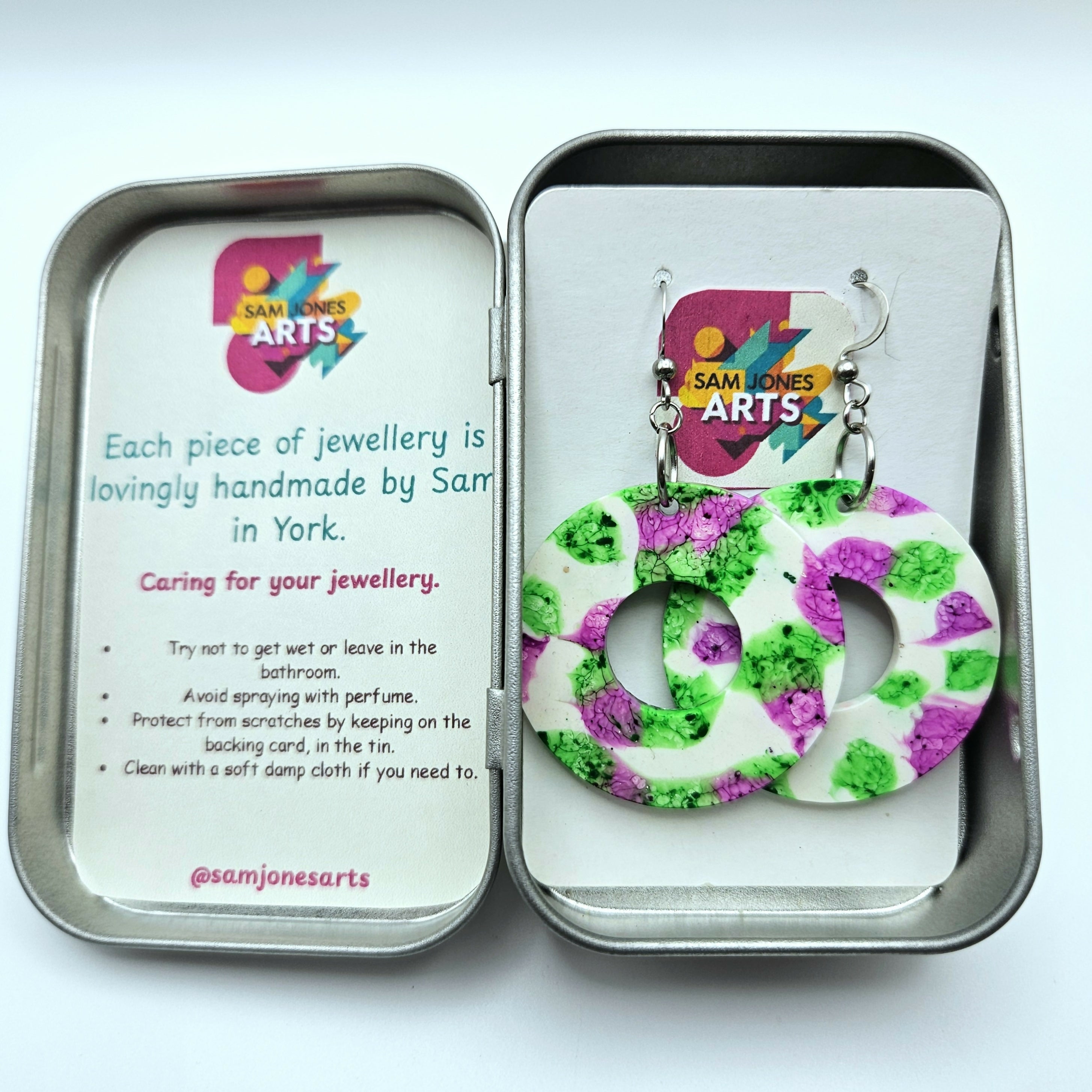 FUN HOOP RESIN EARRINGS