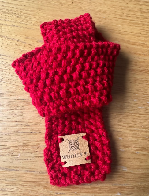 PET SCARF, COSY RICH RED COLOUR - CAT OR SMALL DOG