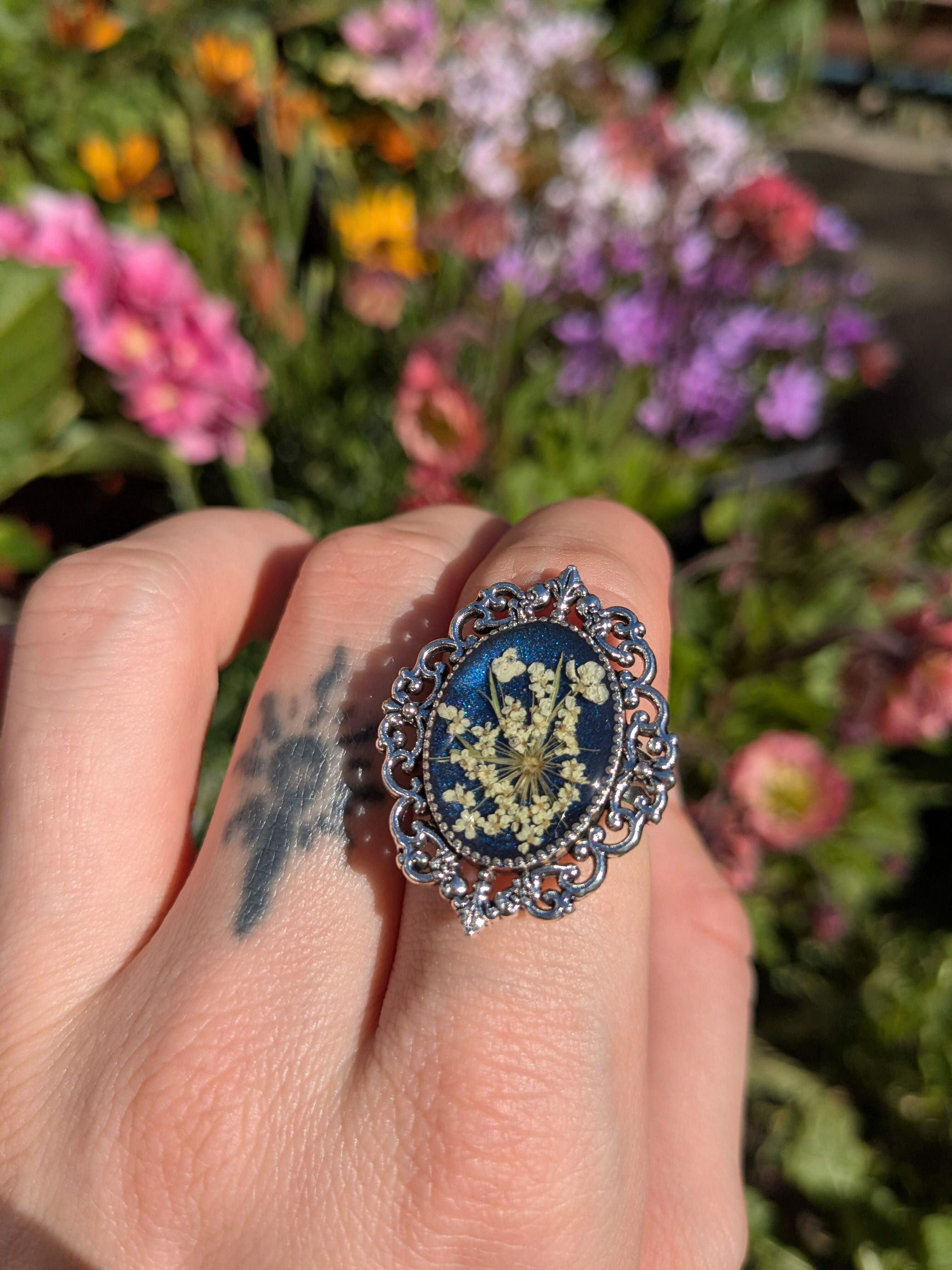 VICTORIAN QUEEN'S LACE STAINLESS MINT RING