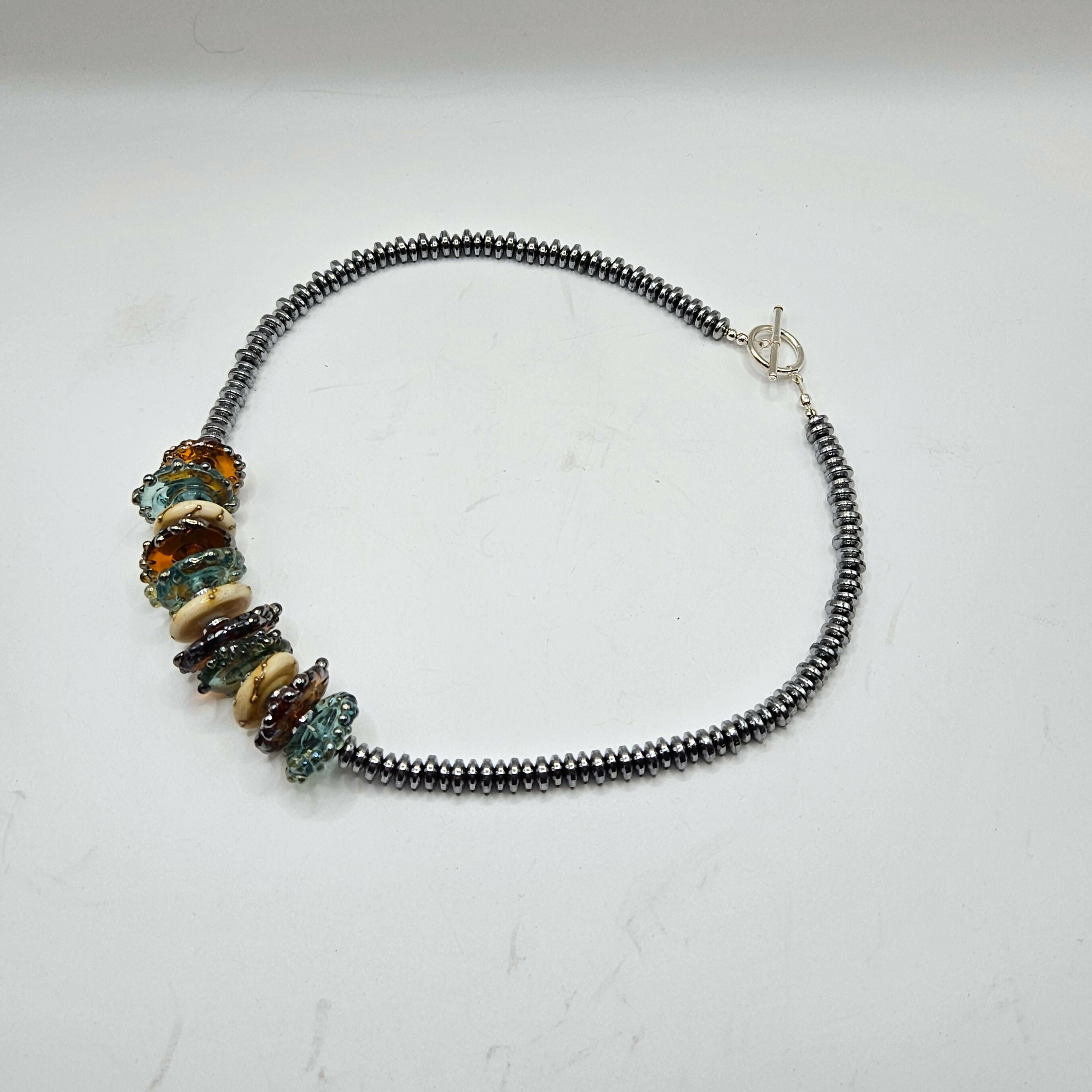 LOVELY GLASS DISC NECKLACE