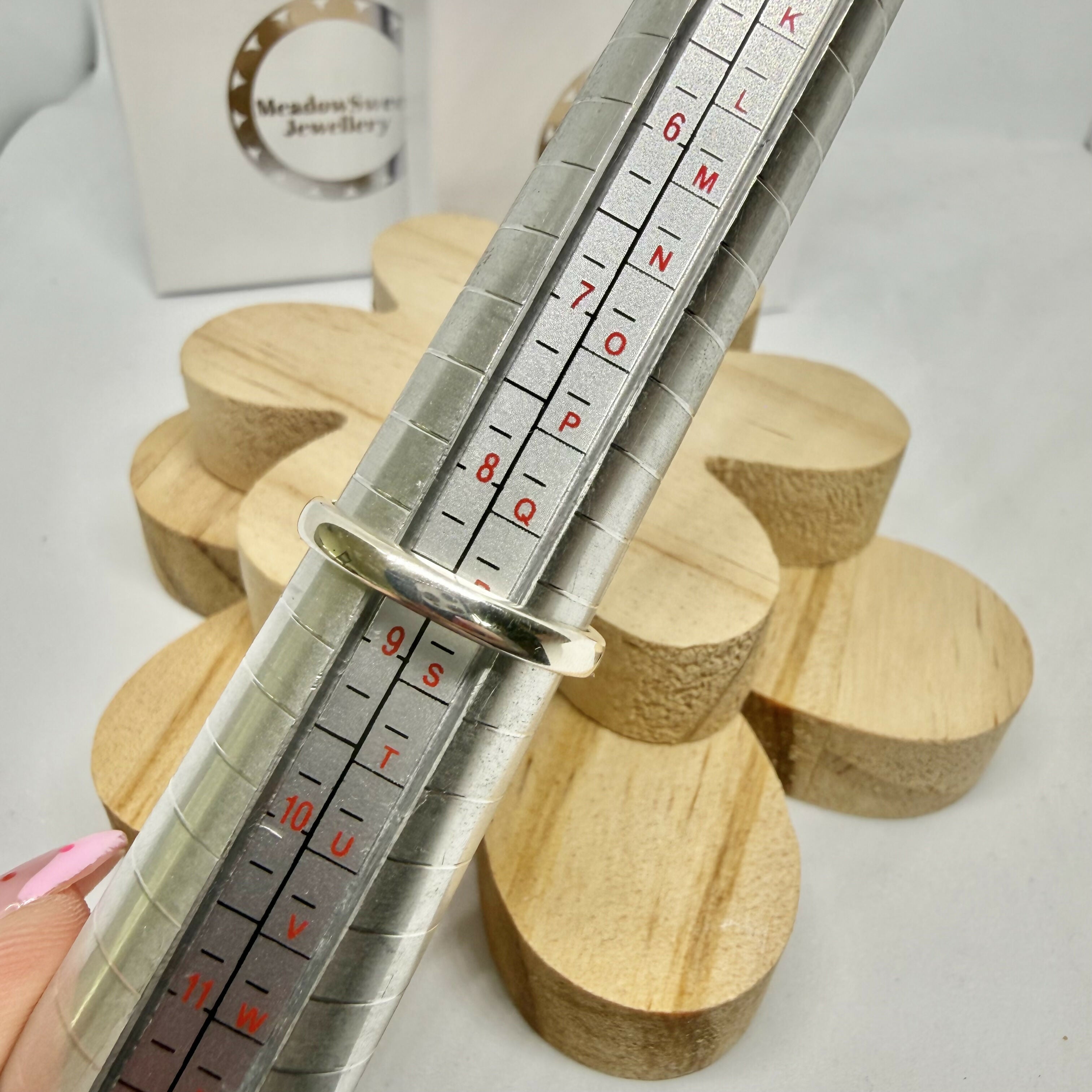 BLUE MOONSTONE OVAL RING SIZE R