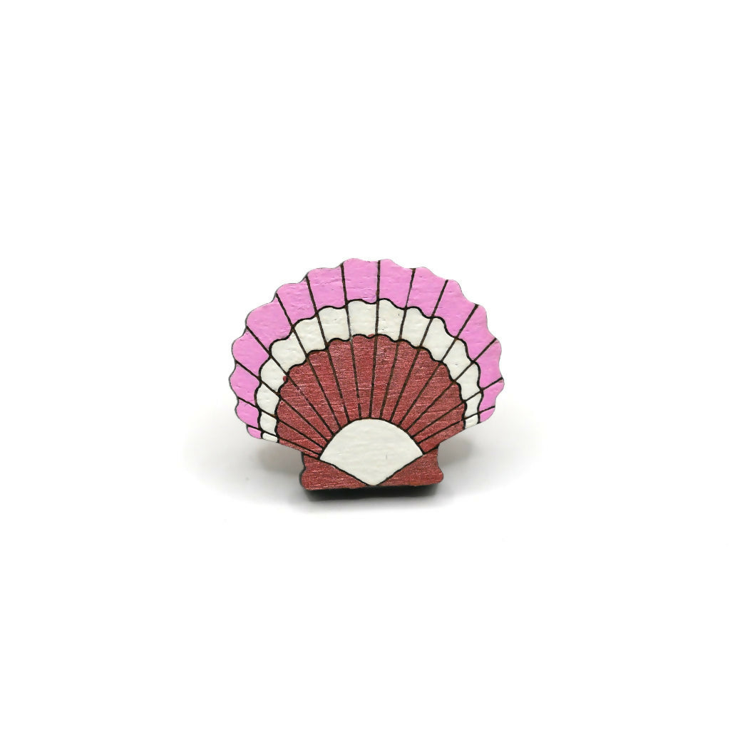 Scallop Shell Pin Badge