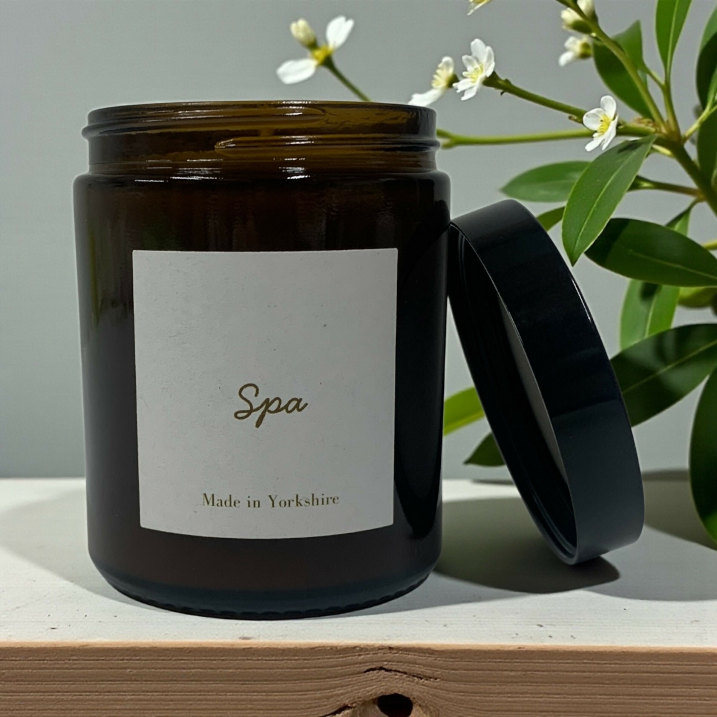 Spa - Sandalwood, Cardamom & Amber - Limited Edition Scented Candle - 150g