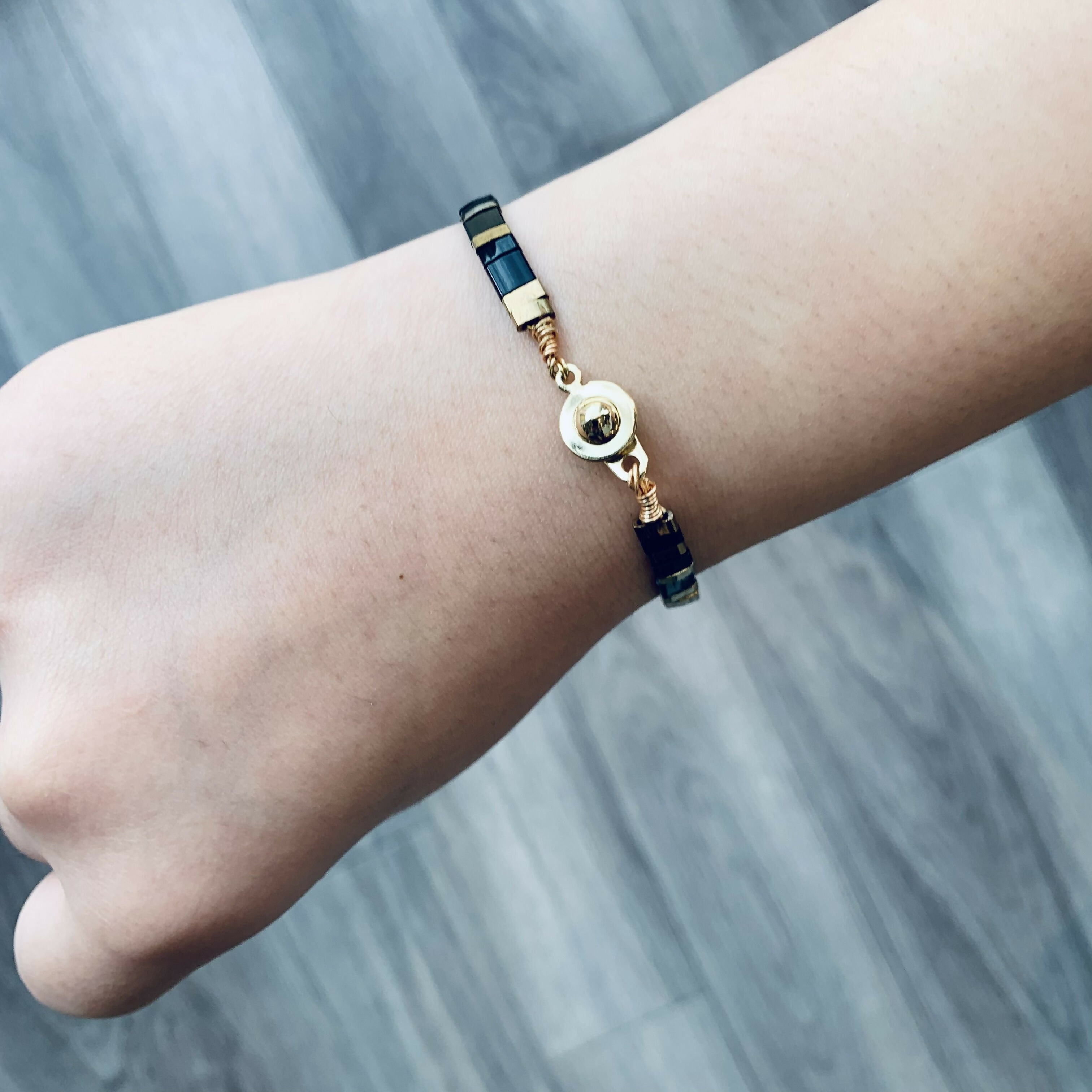 Japanese Tila Glass Bead Bracelet - Black & Gold