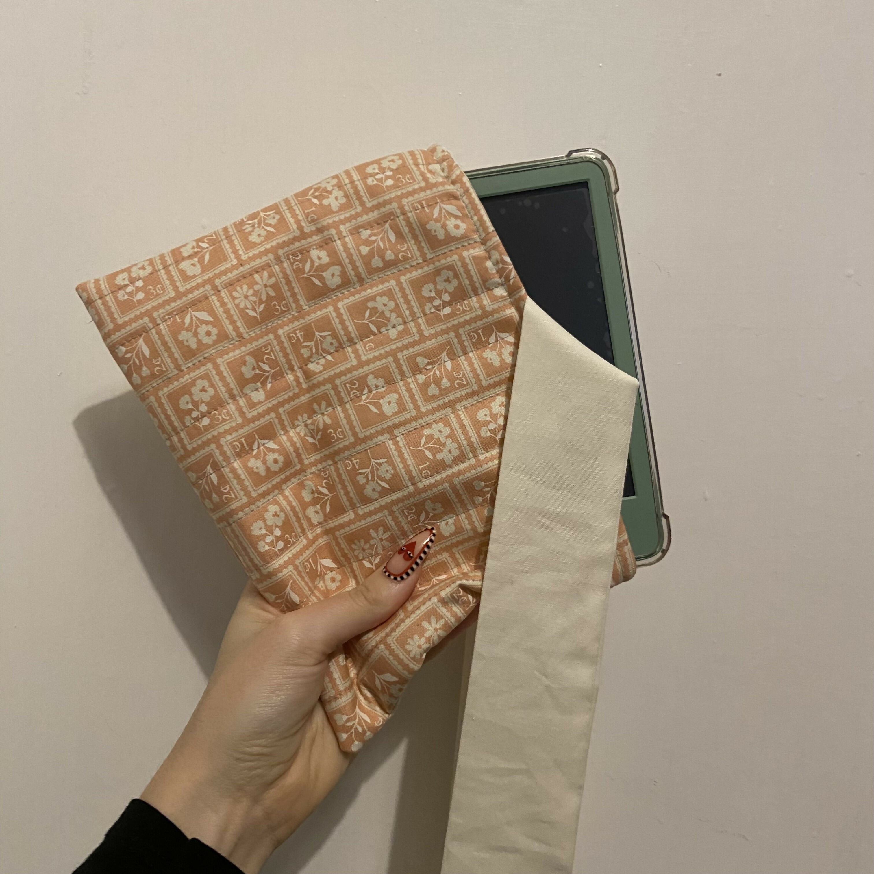 Spring Kindle Pouch