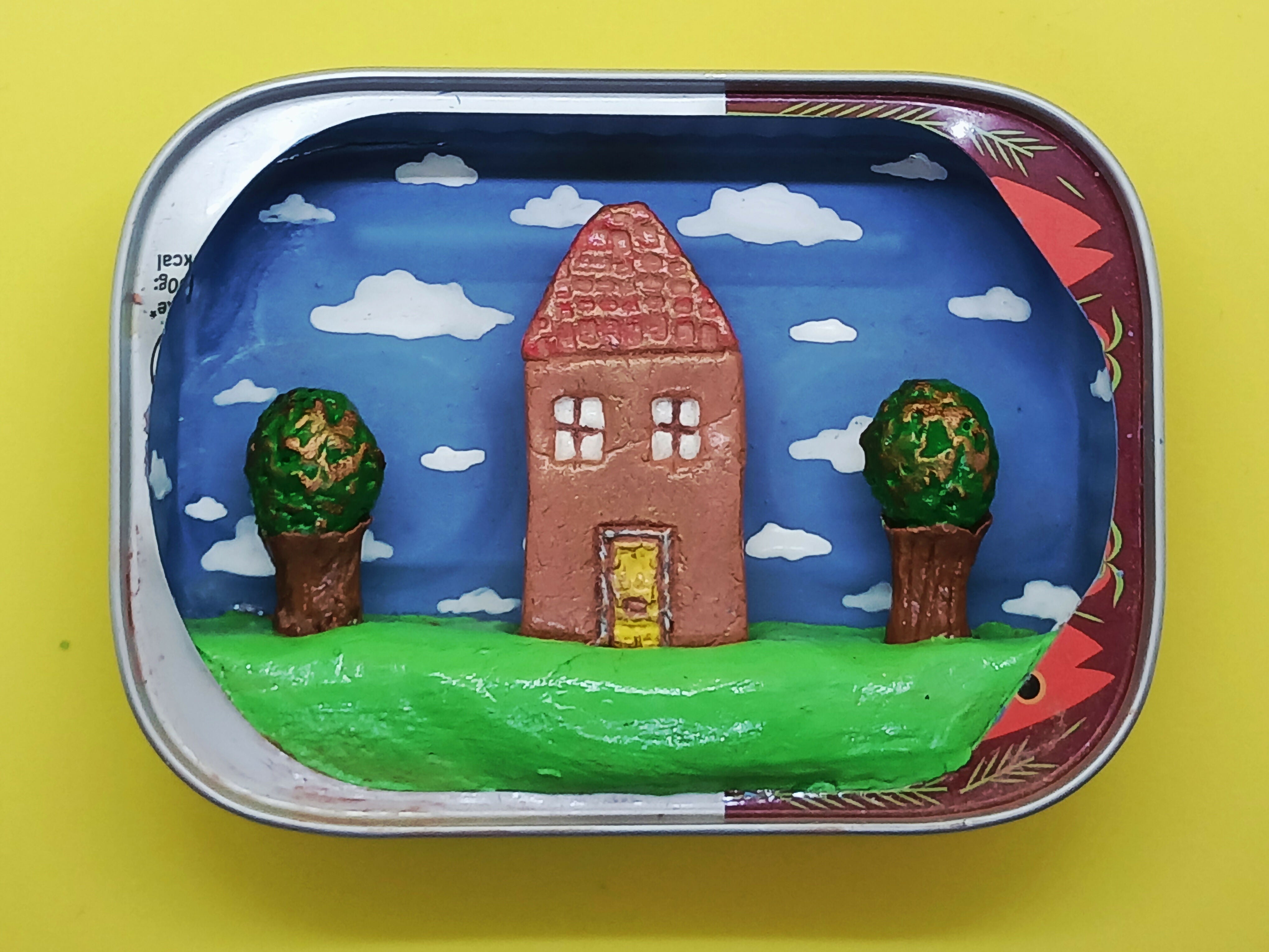 House and Tree Tin