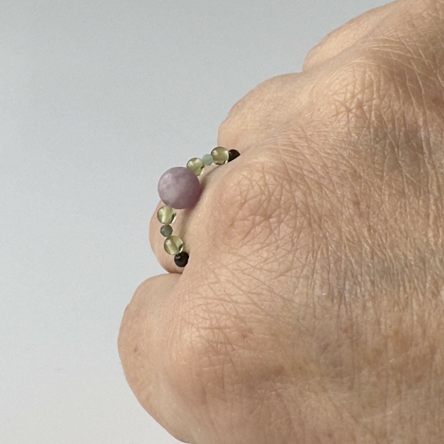 HEALING CRYSTAL STRETCH RING FOR GIVING & RECEIVING LOVE