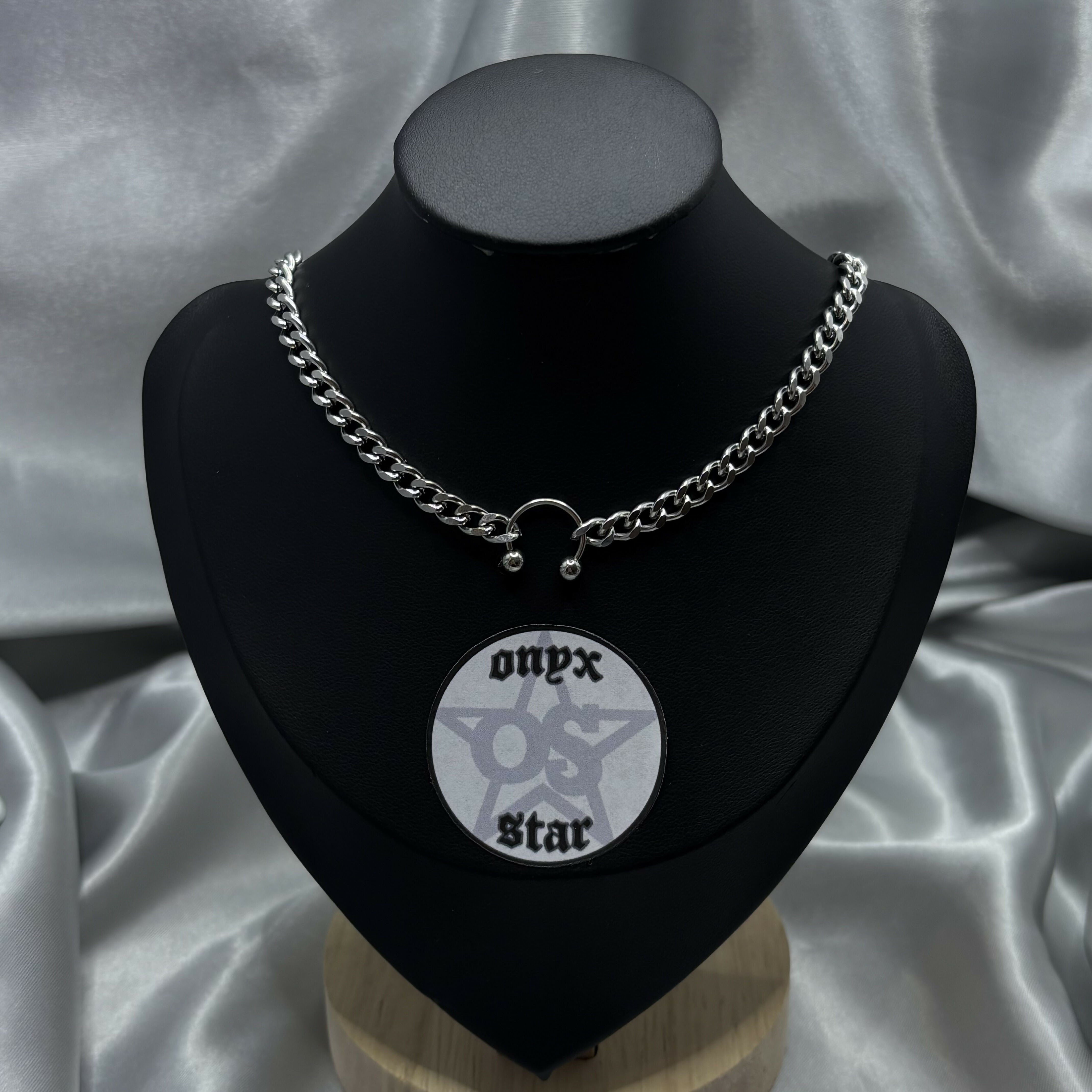 Horseshoe Thick Curb Necklace