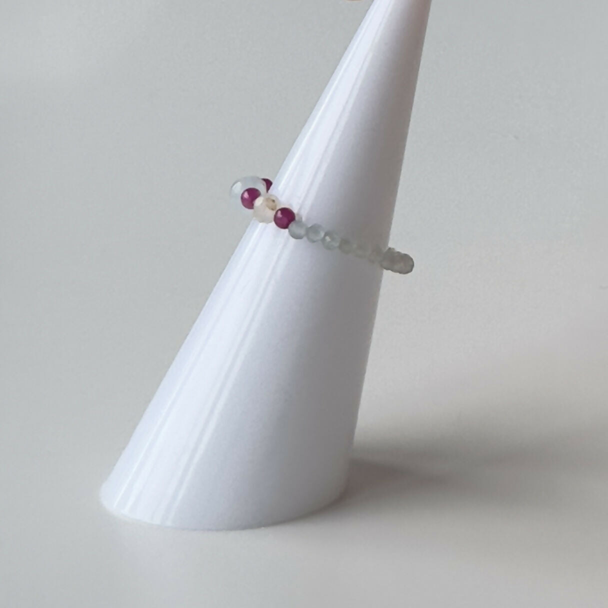 HEALING CRYSTAL STRETCH RING TO HELP WITH COURAGE