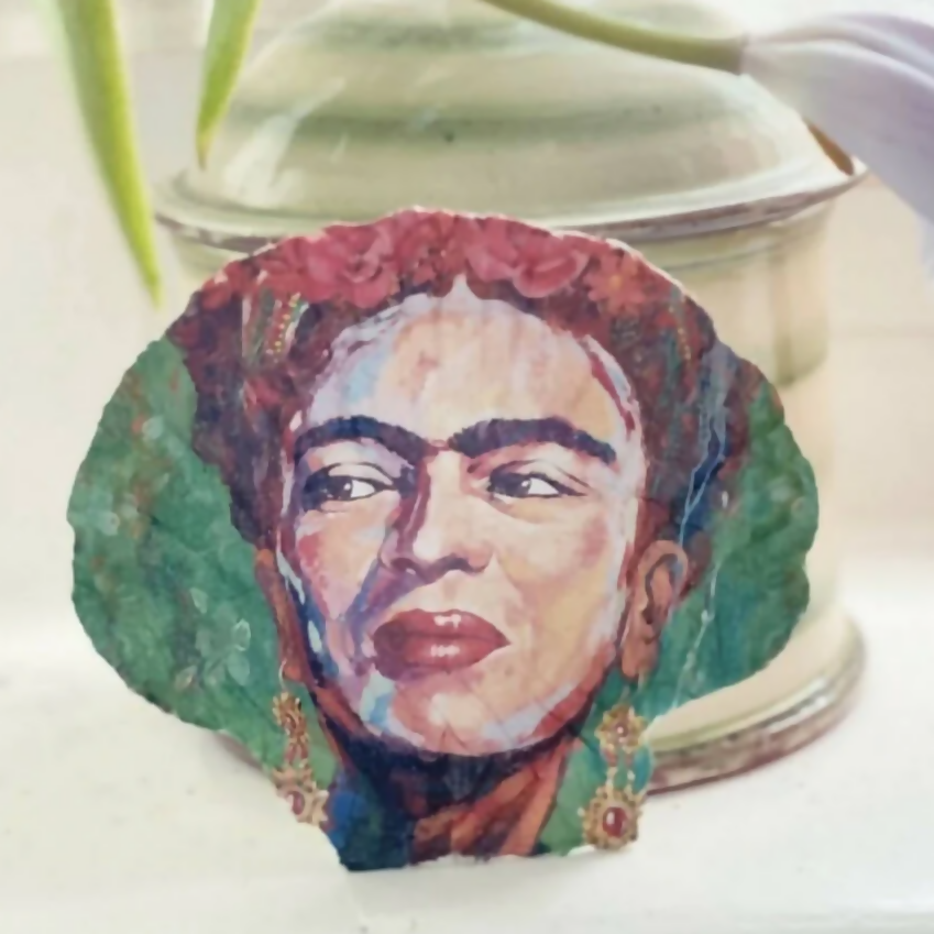 Green Frida Kahlo Scallop